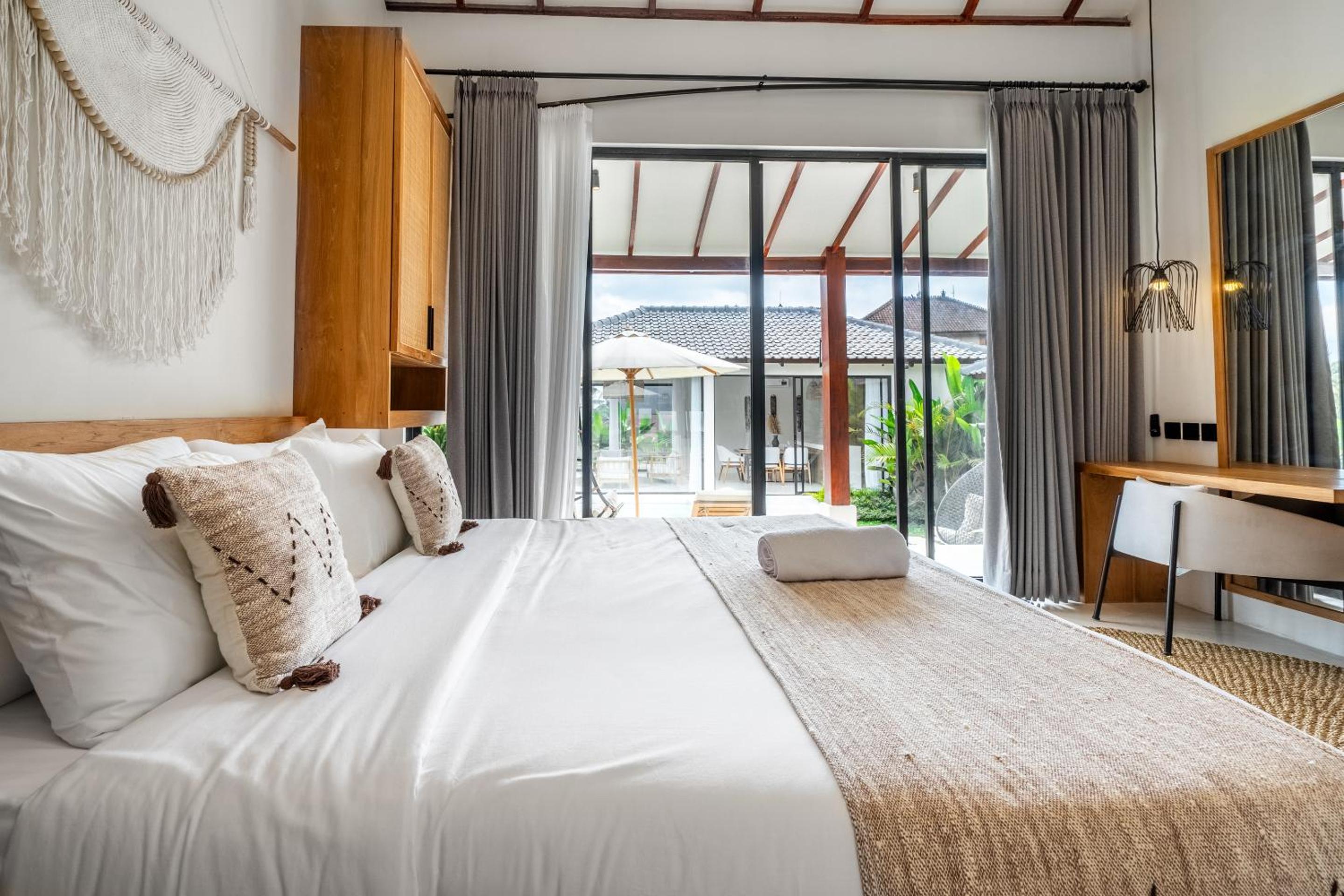 Two-Bedroom Villa - Photo 17