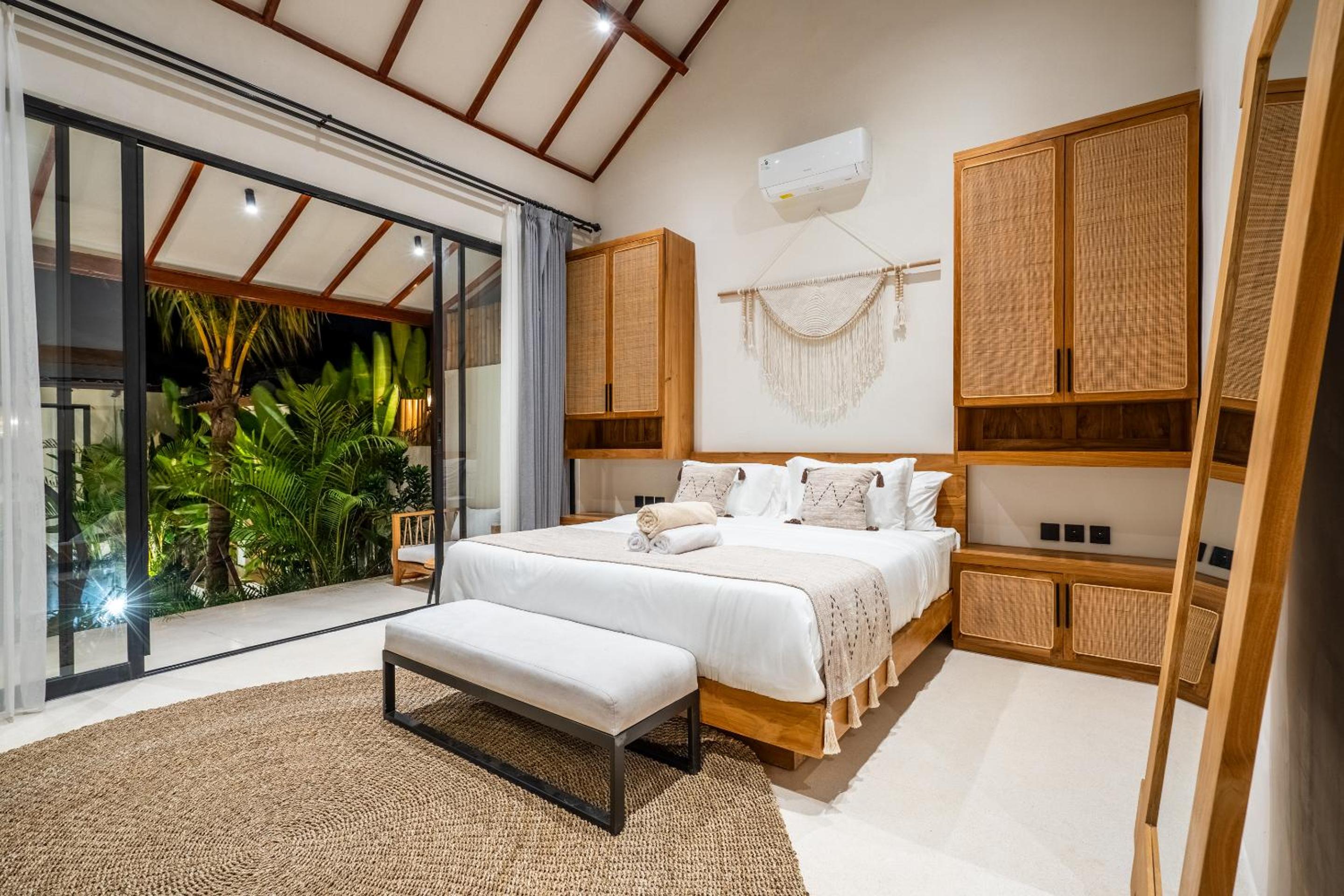 Two-Bedroom Villa - Photo 4