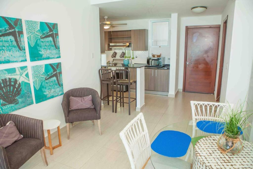 One-Bedroom Apartment photo 2