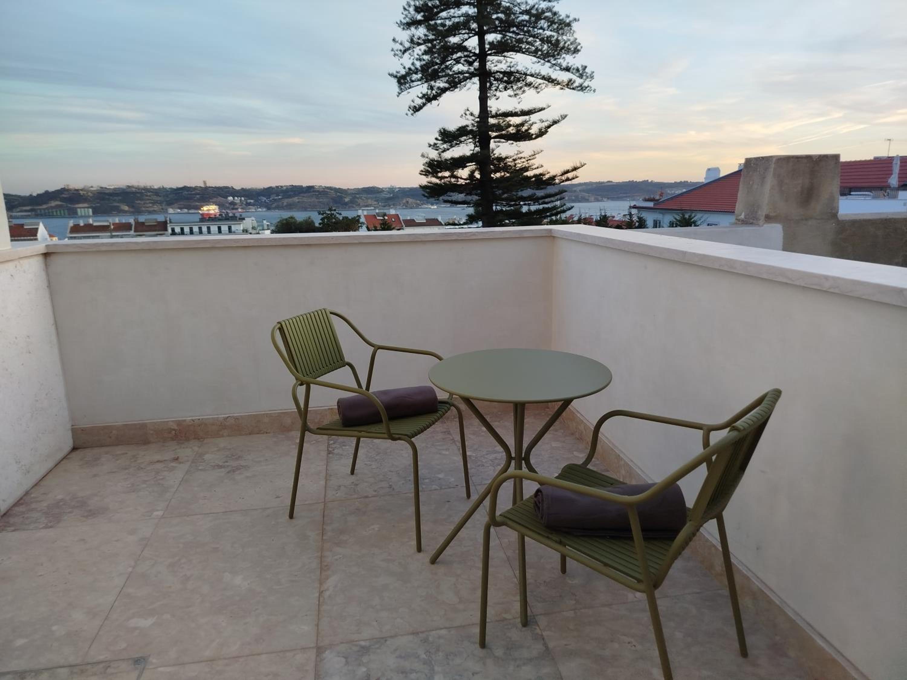 One-Bedroom Apartment with Terrace photo 3