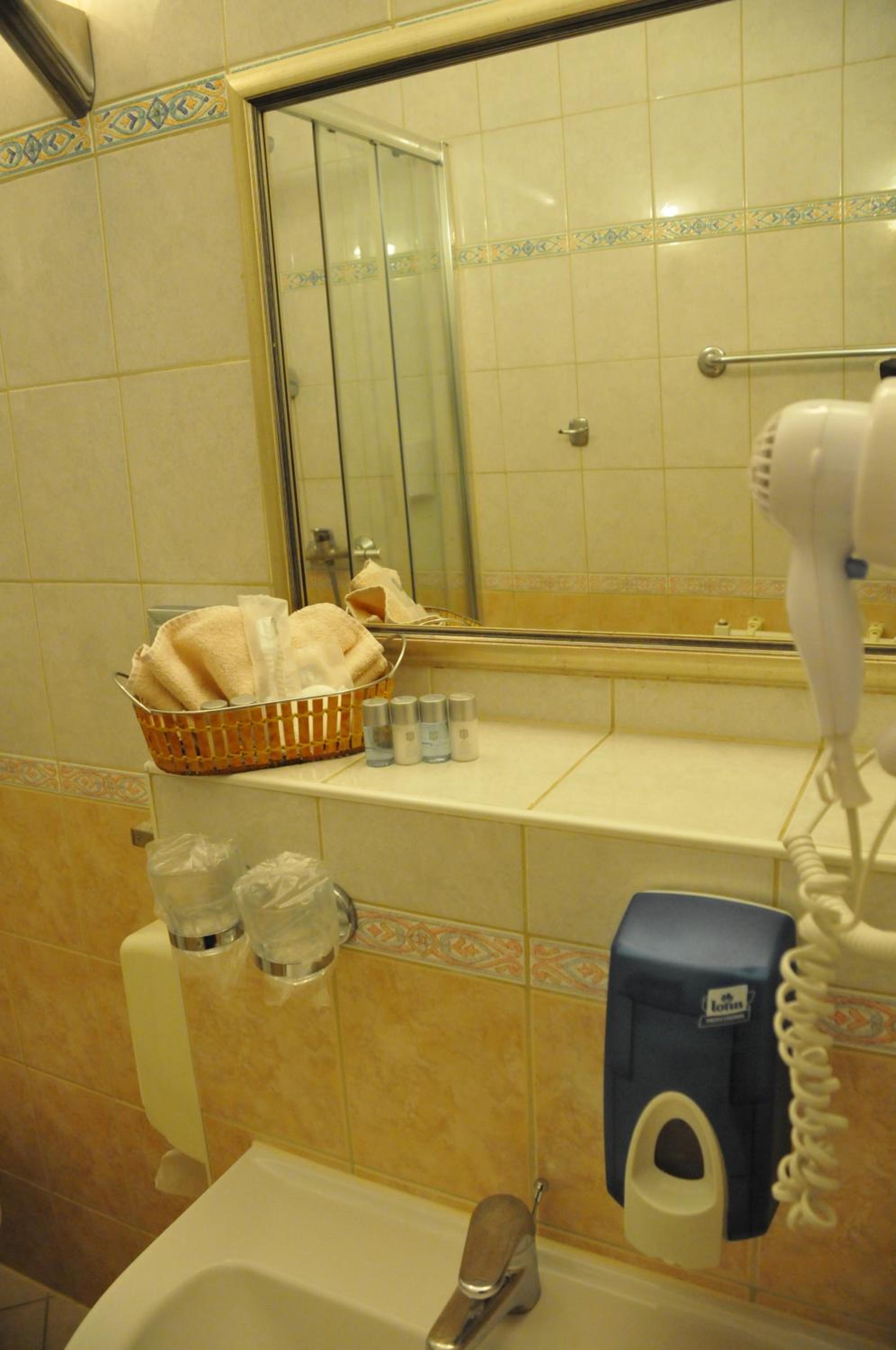 Triple Room - Photo 8