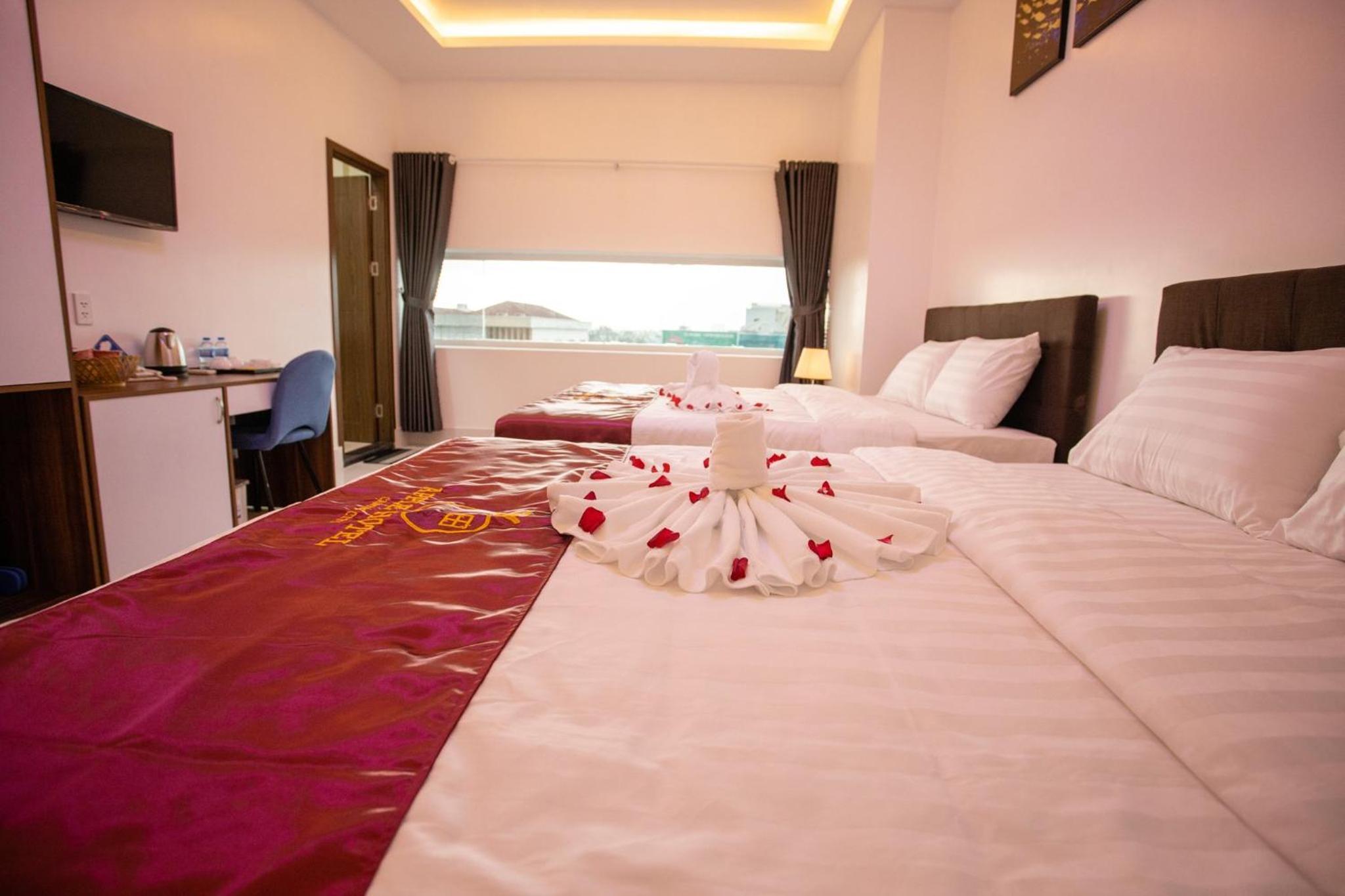 Deluxe Family Room - Photo 7
