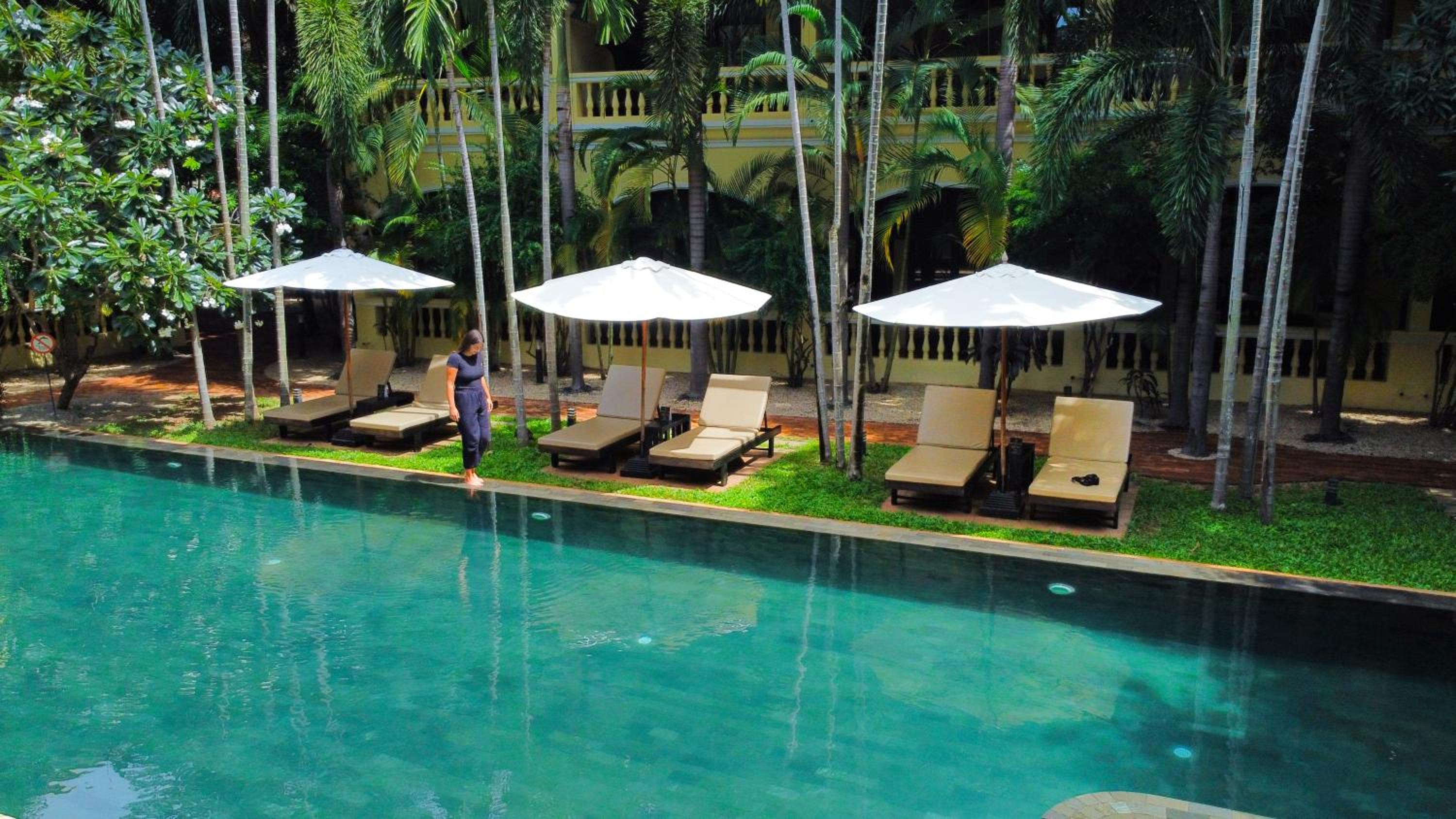 Deluxe Double Room with Balcony - Photo 19
