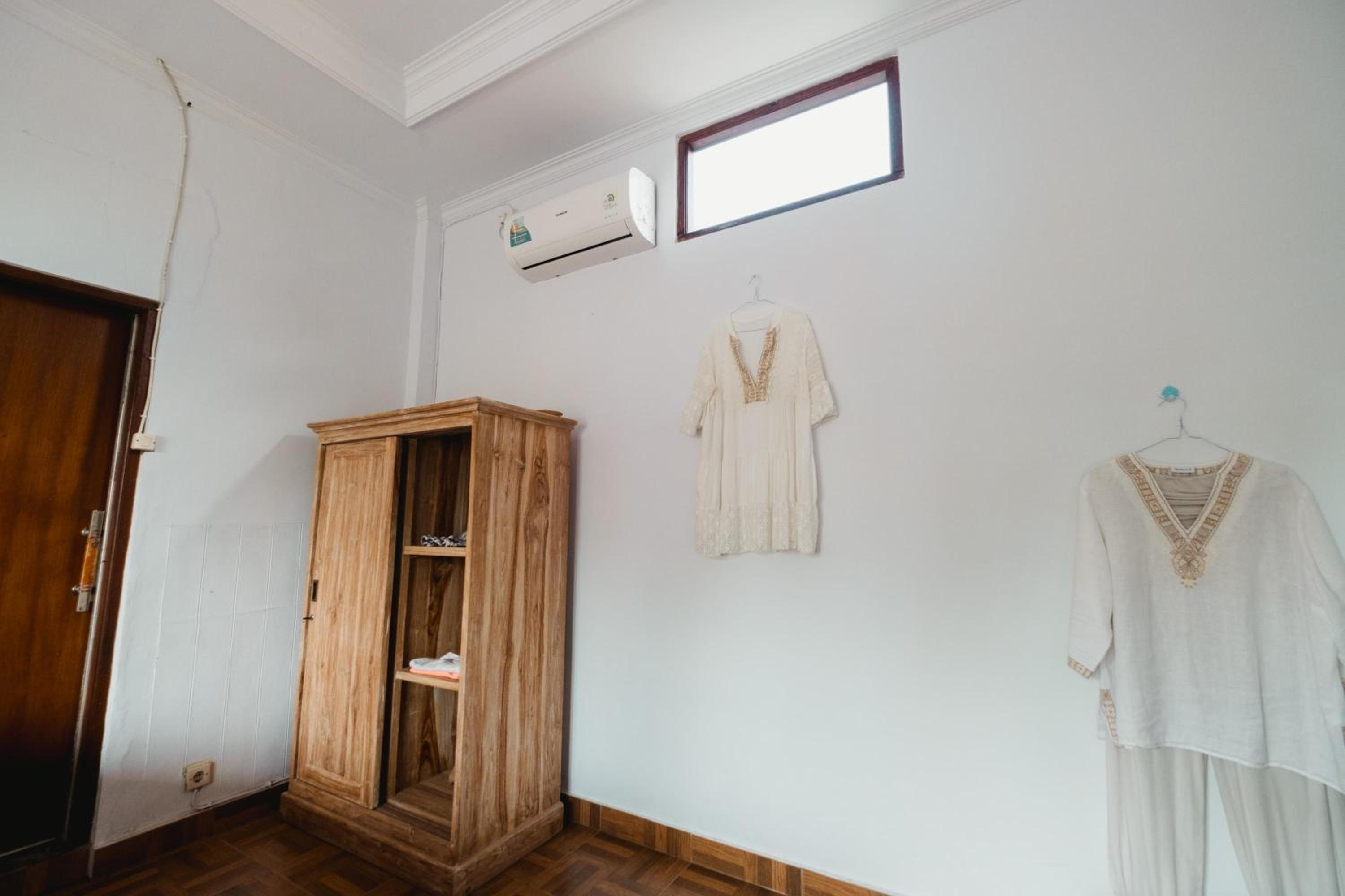 Standard Double or Twin Room - Photo 6