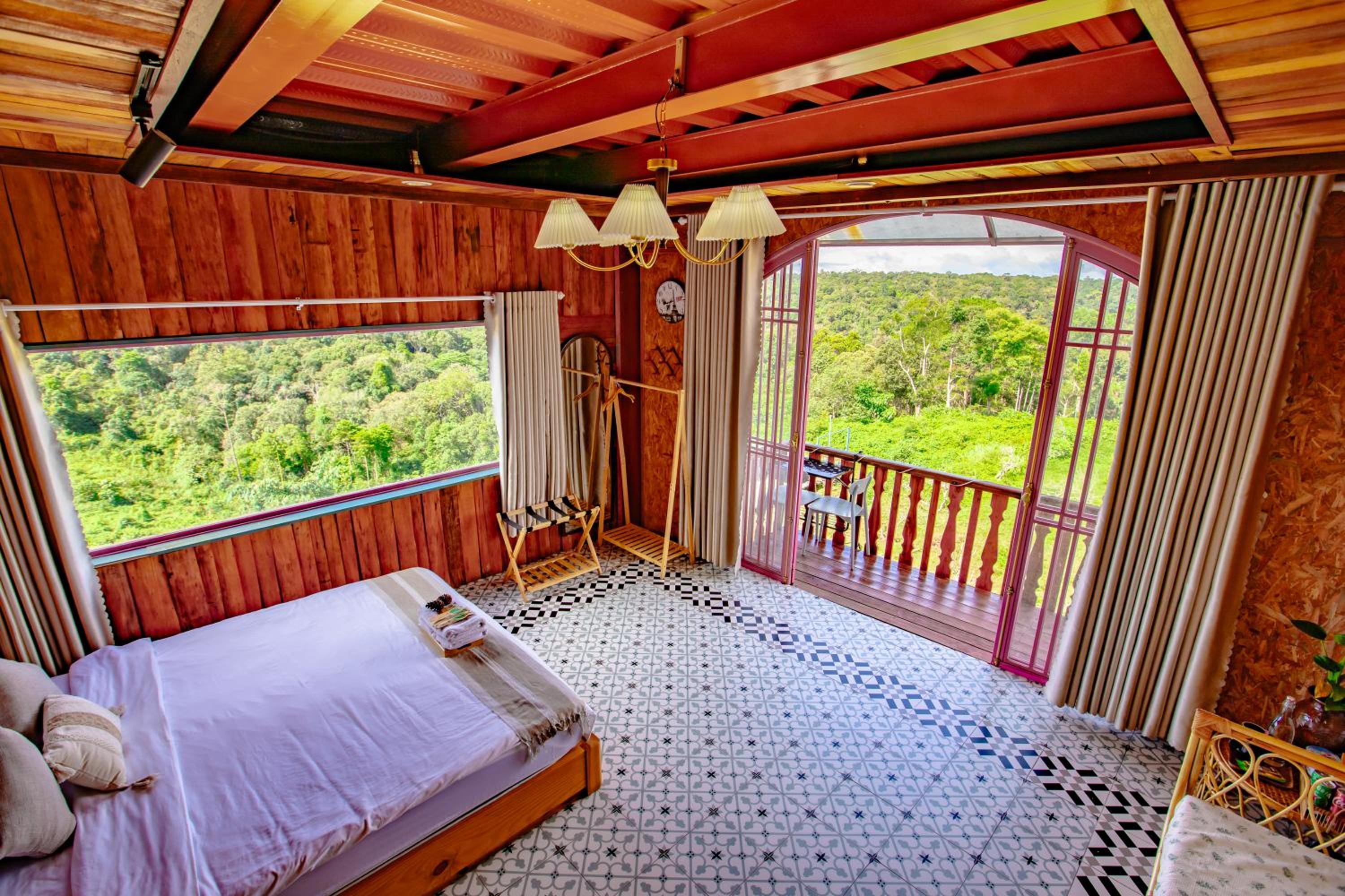 King Room With Balcony photo 1