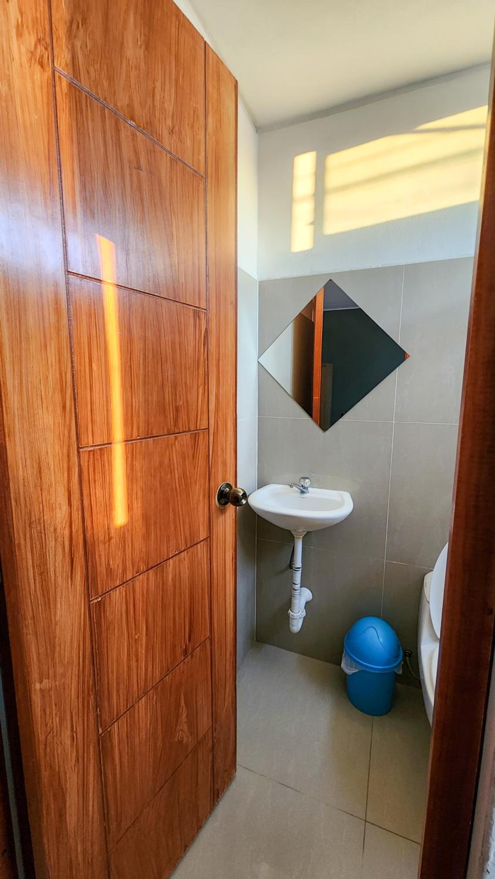 Standard Double Room - Photo 9