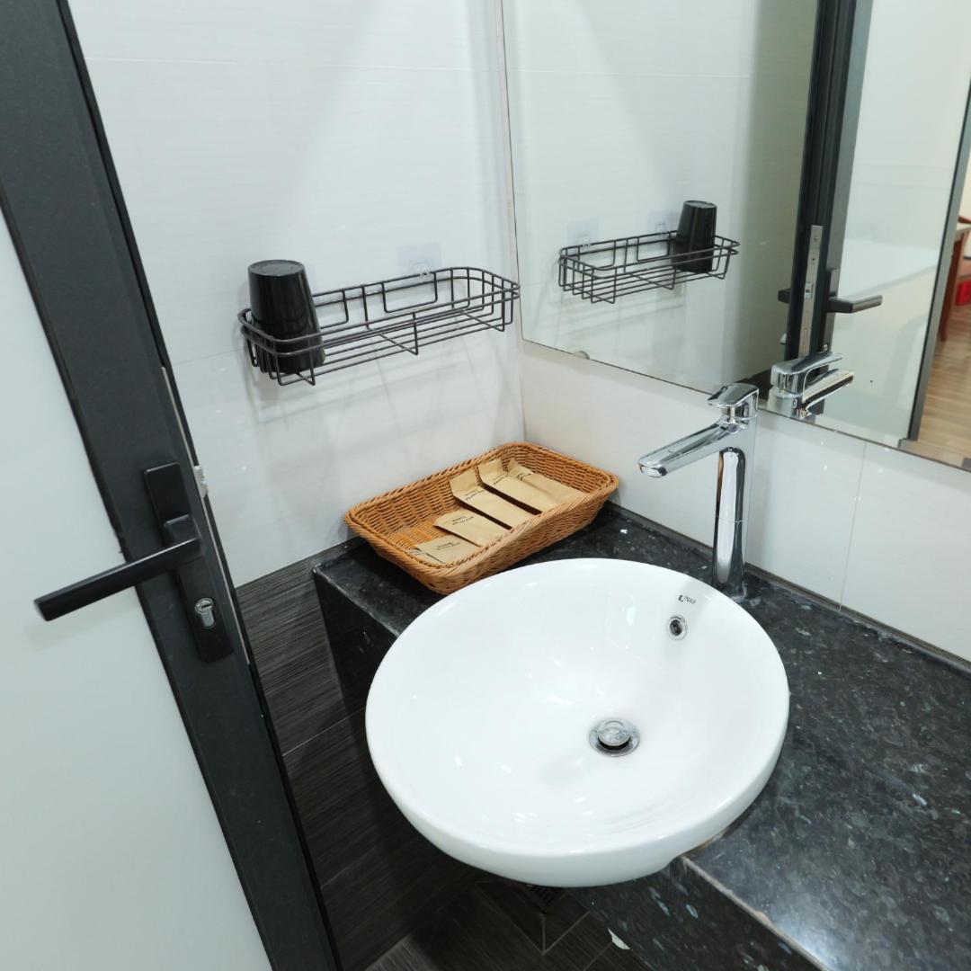 Standard Twin Room - Photo 10