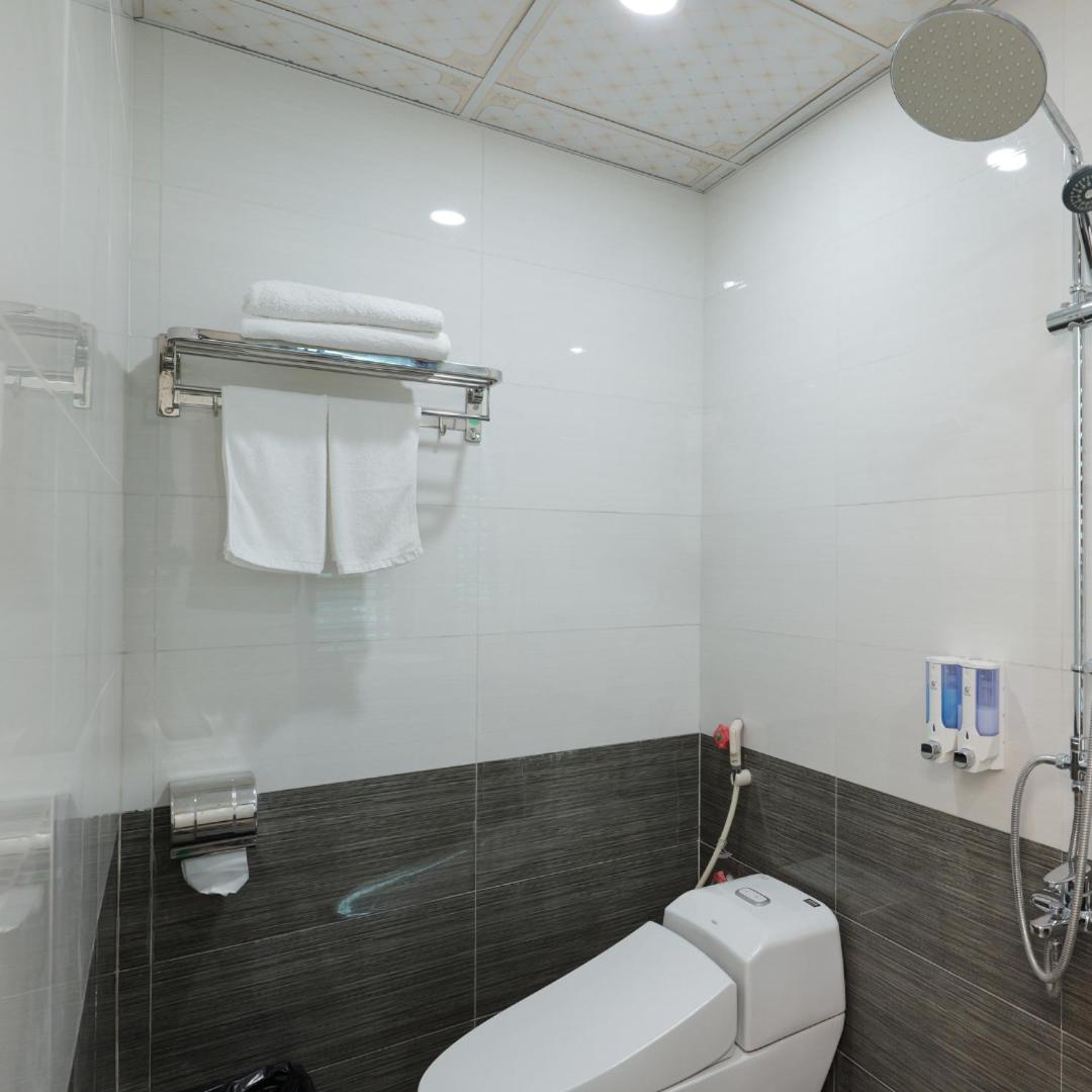 Standard Twin Room - Photo 2