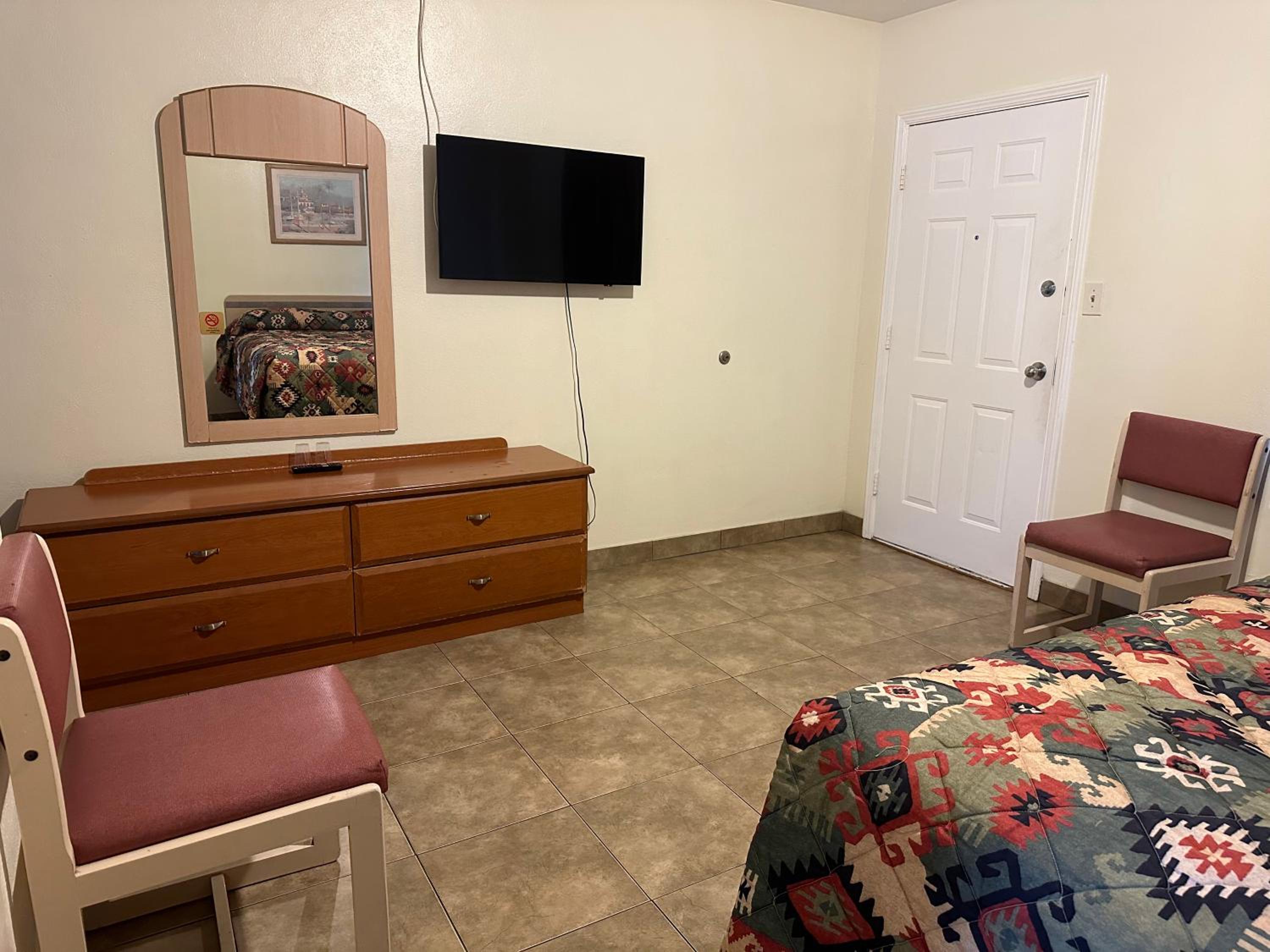 King Room - Non-Smoking