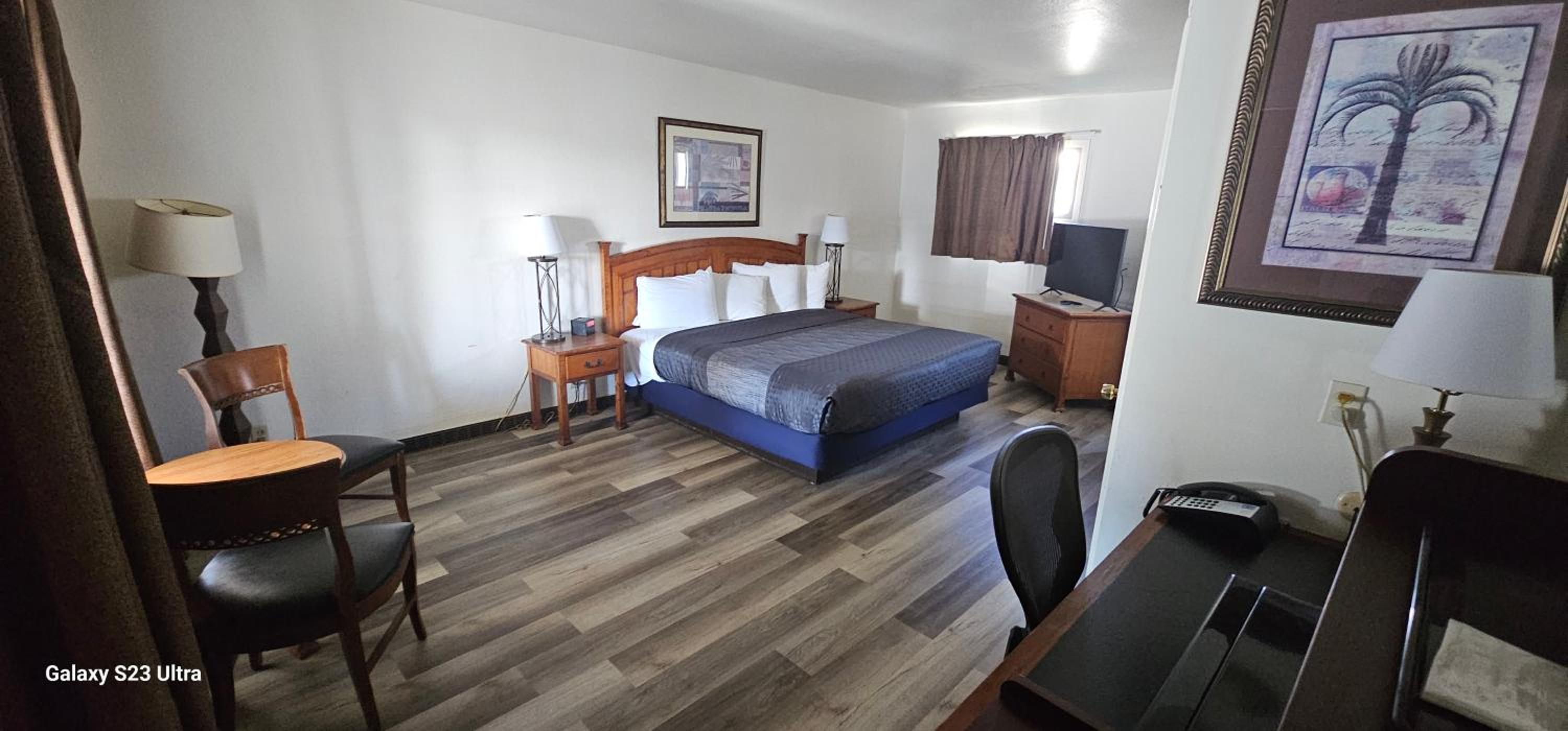 Standard King Room - Photo 1