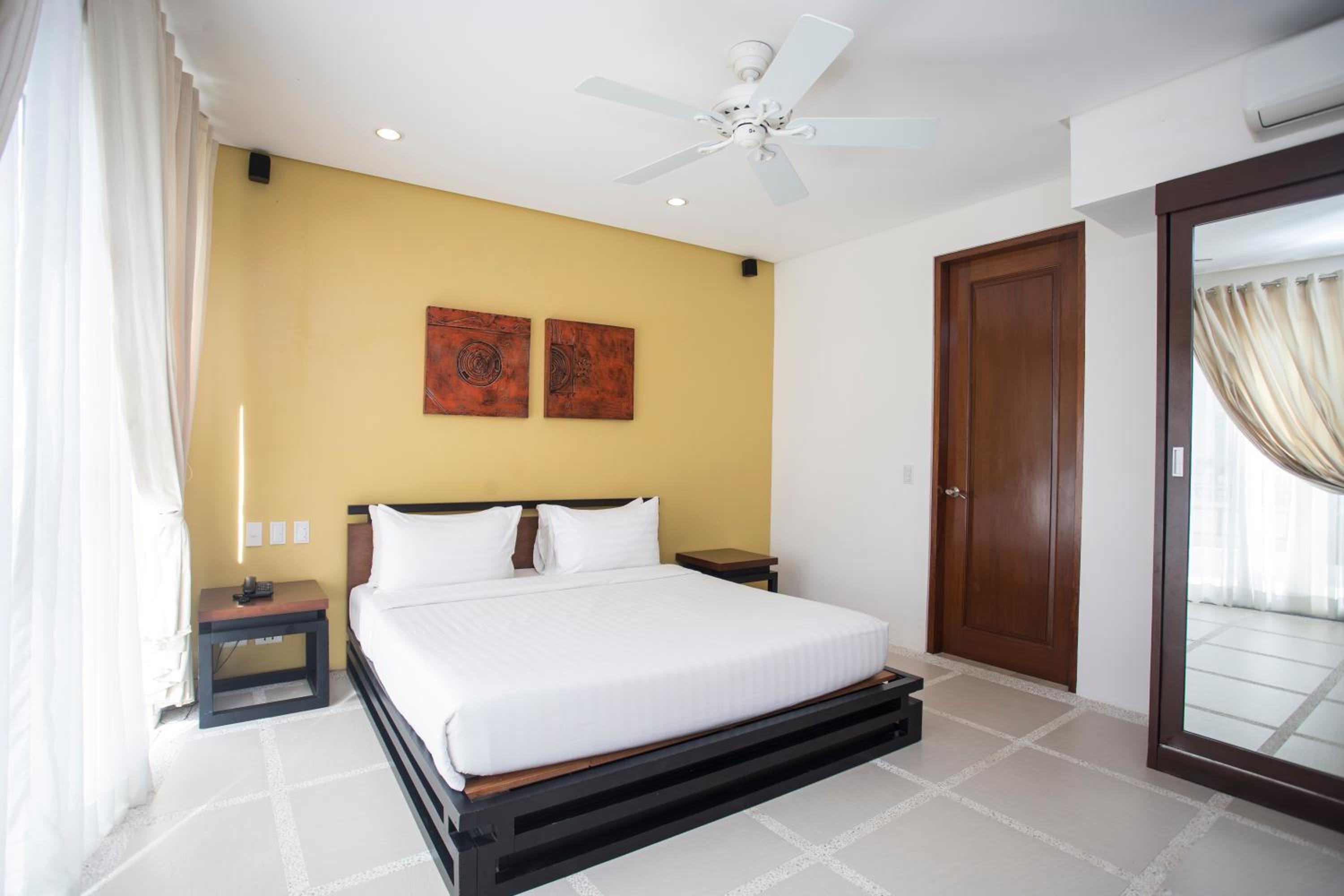 2 Bedroom Family Suite with Jacuzzi - Photo 6