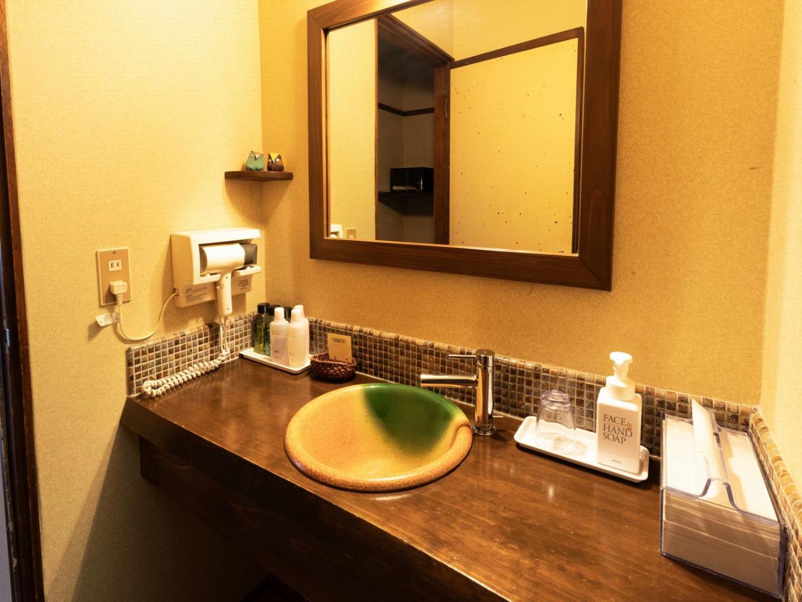 Japanese-Style Room with Private Toilet - Photo 5
