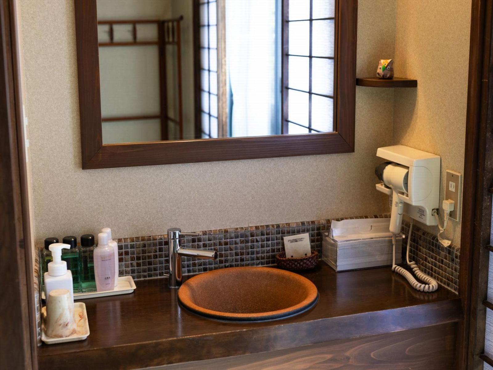 Japanese-Style Room with Private Toilet - Photo 4