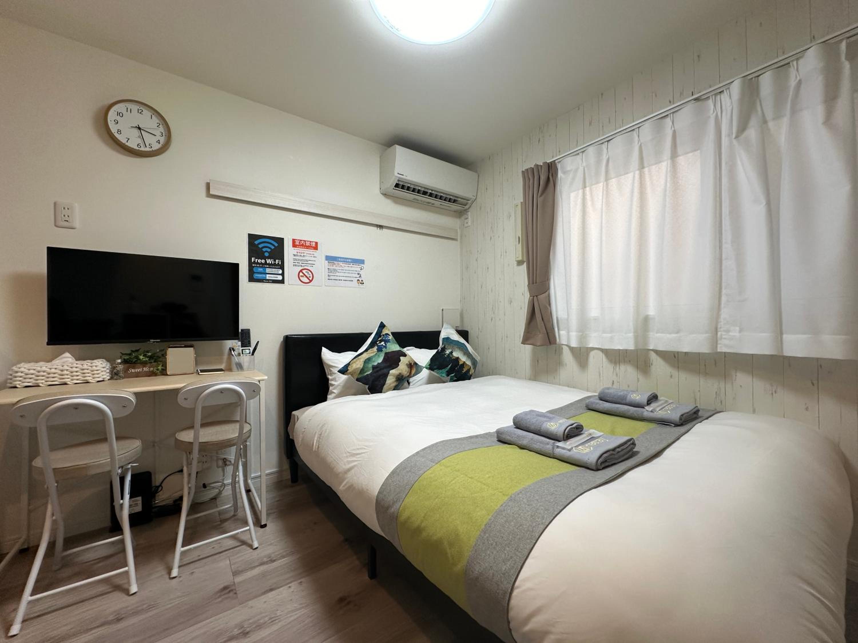 One-Bedroom Apartment photo 1