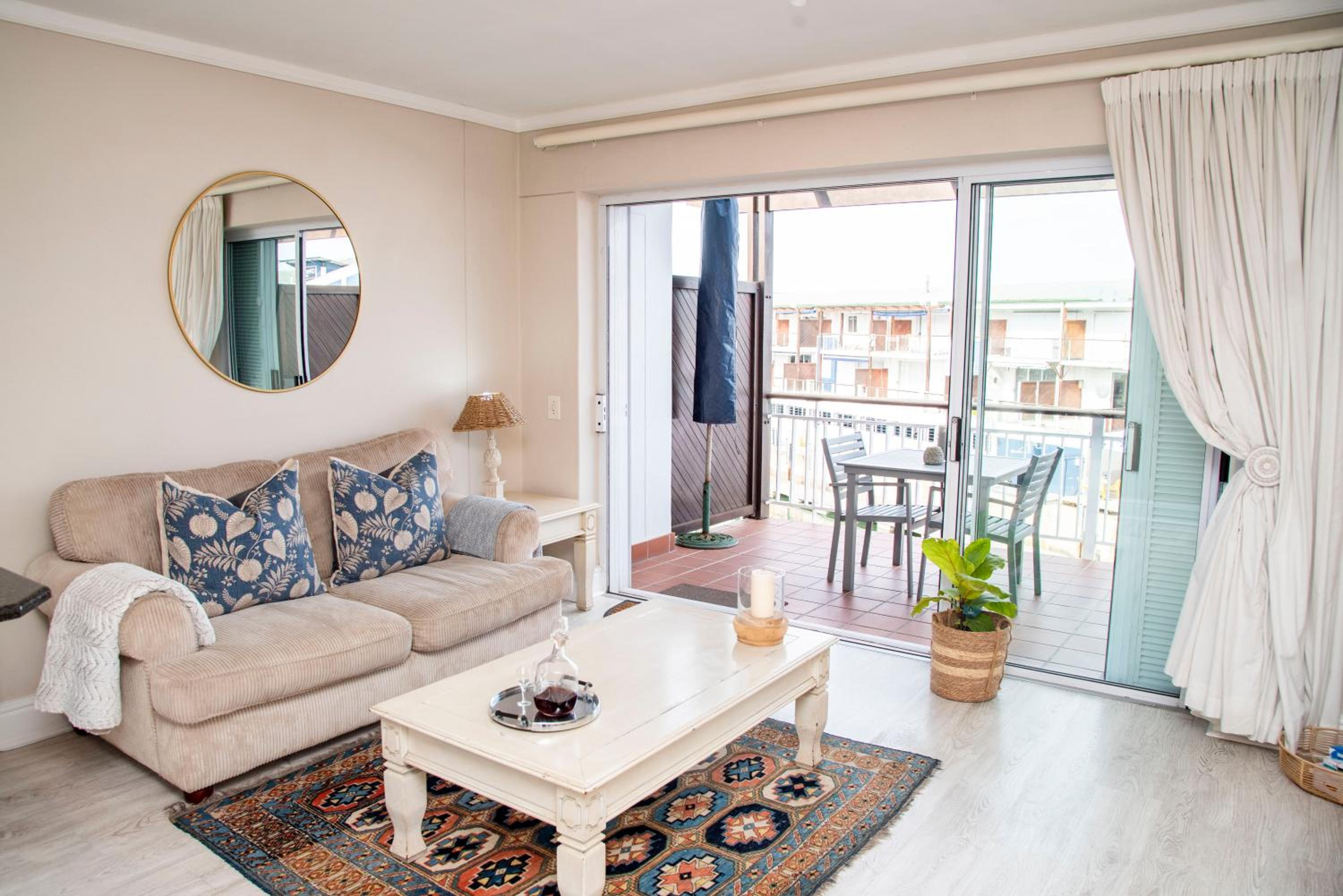 One-Bedroom Apartment - Photo 1