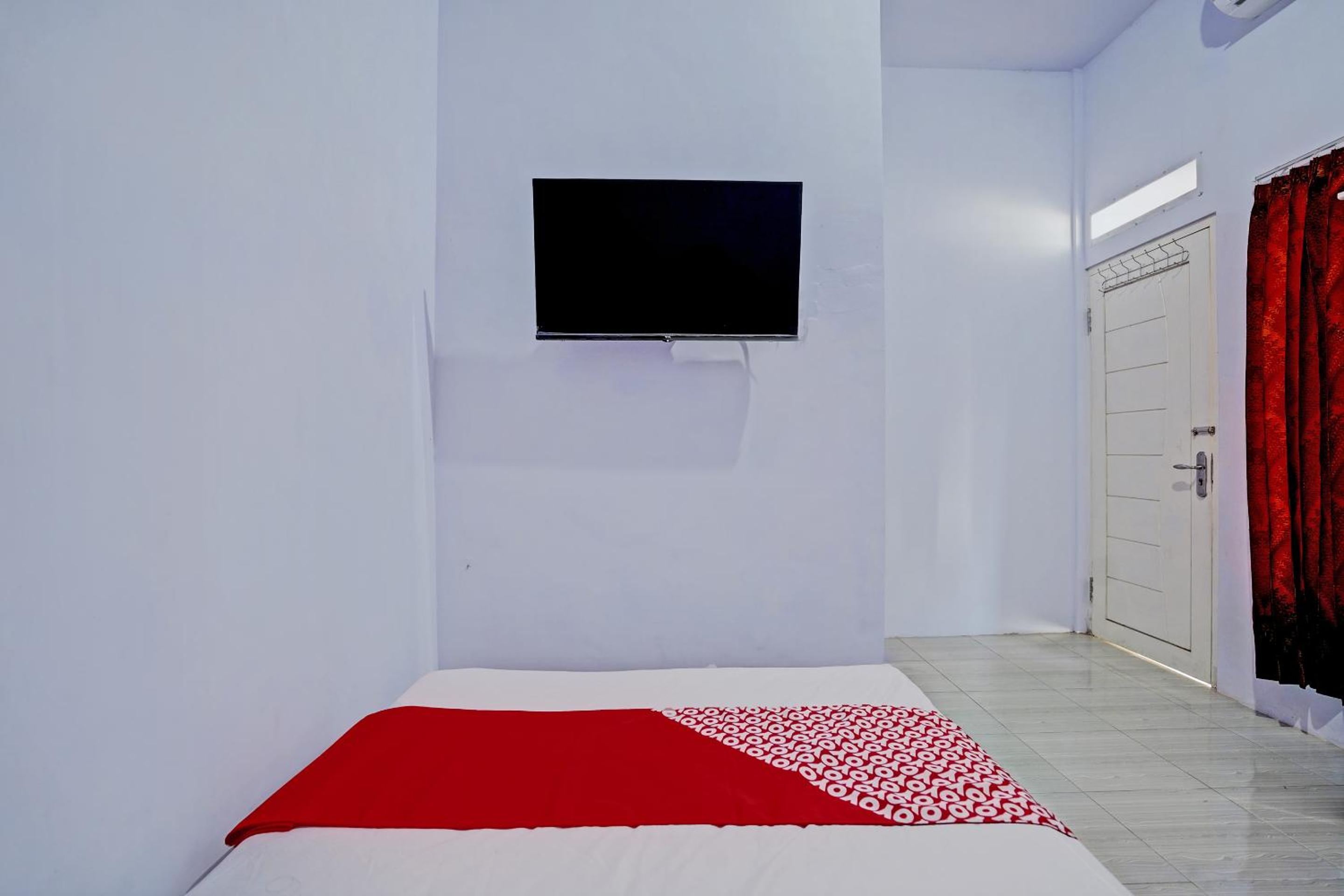 Standard King Room - Photo 3