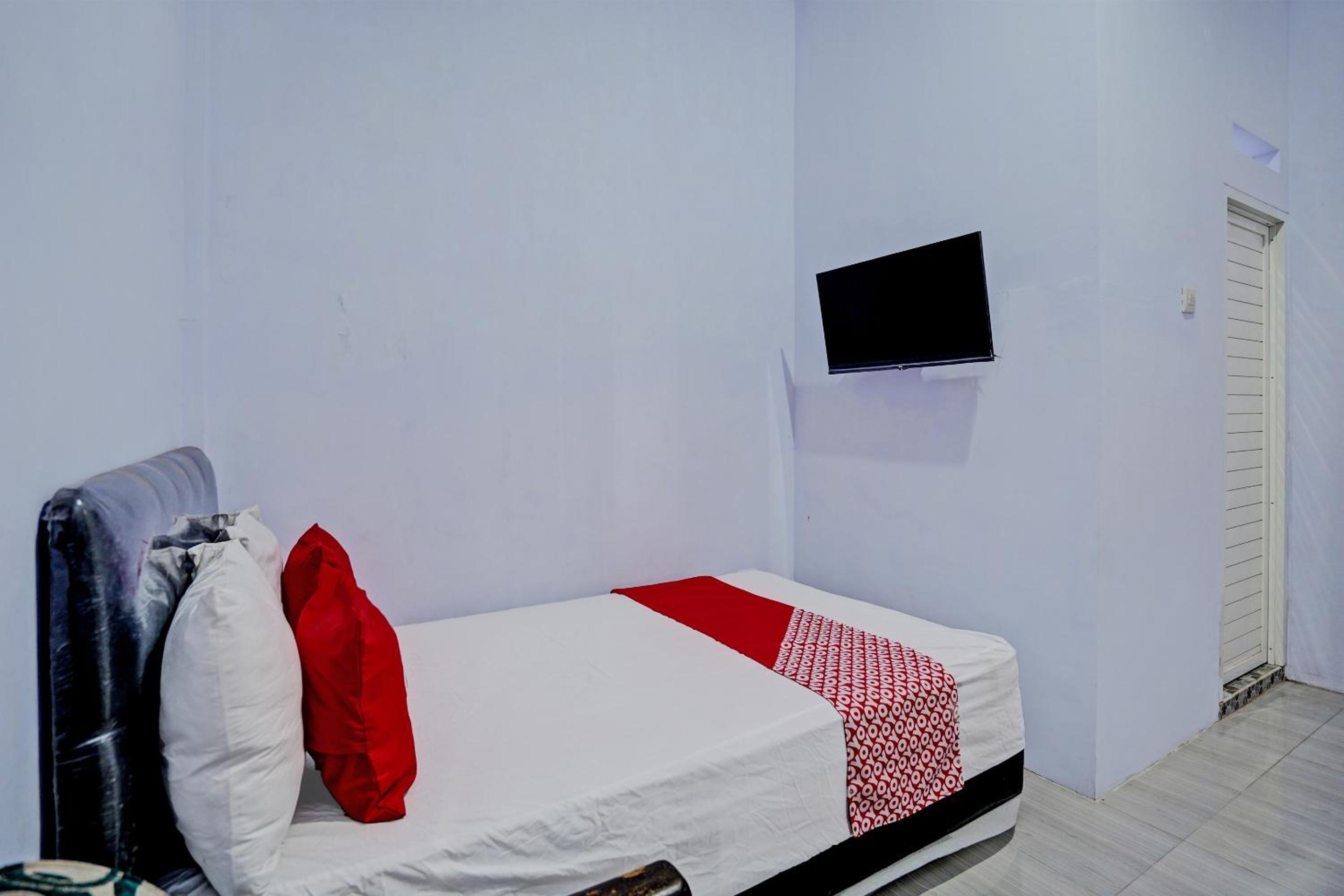 Standard King Room - Photo 5