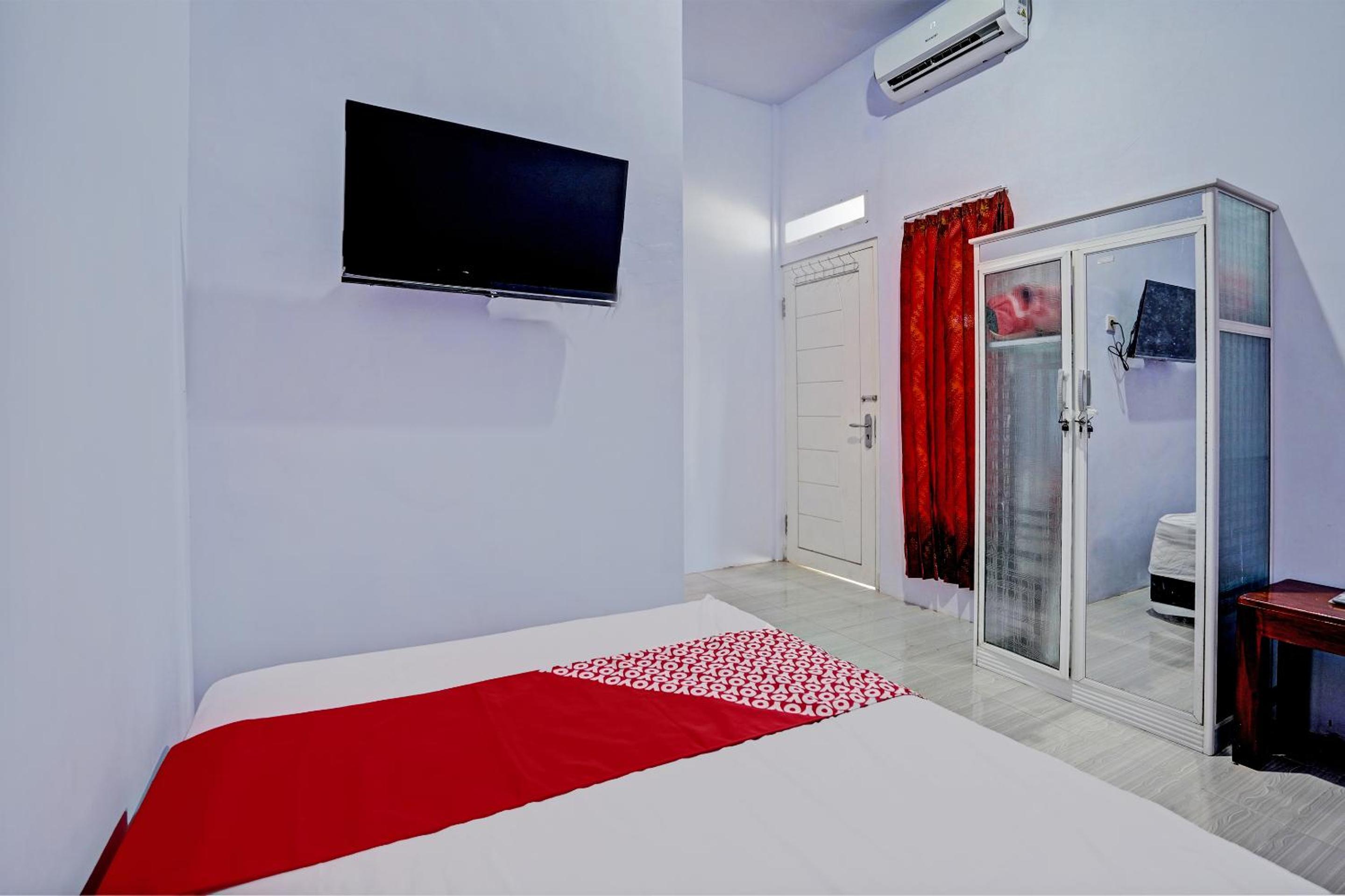 Standard King Room - Photo 6