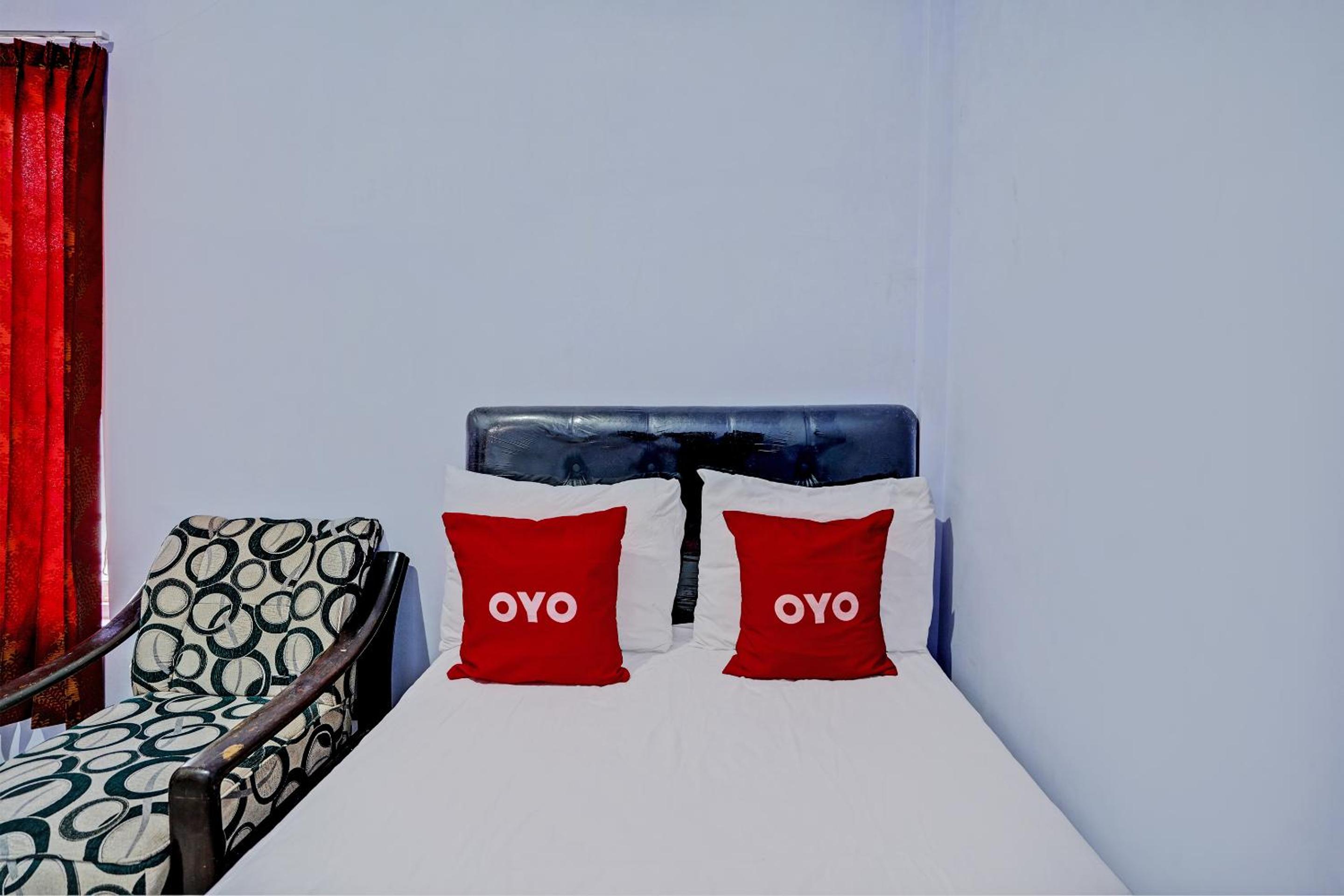 Standard King Room - Photo 7
