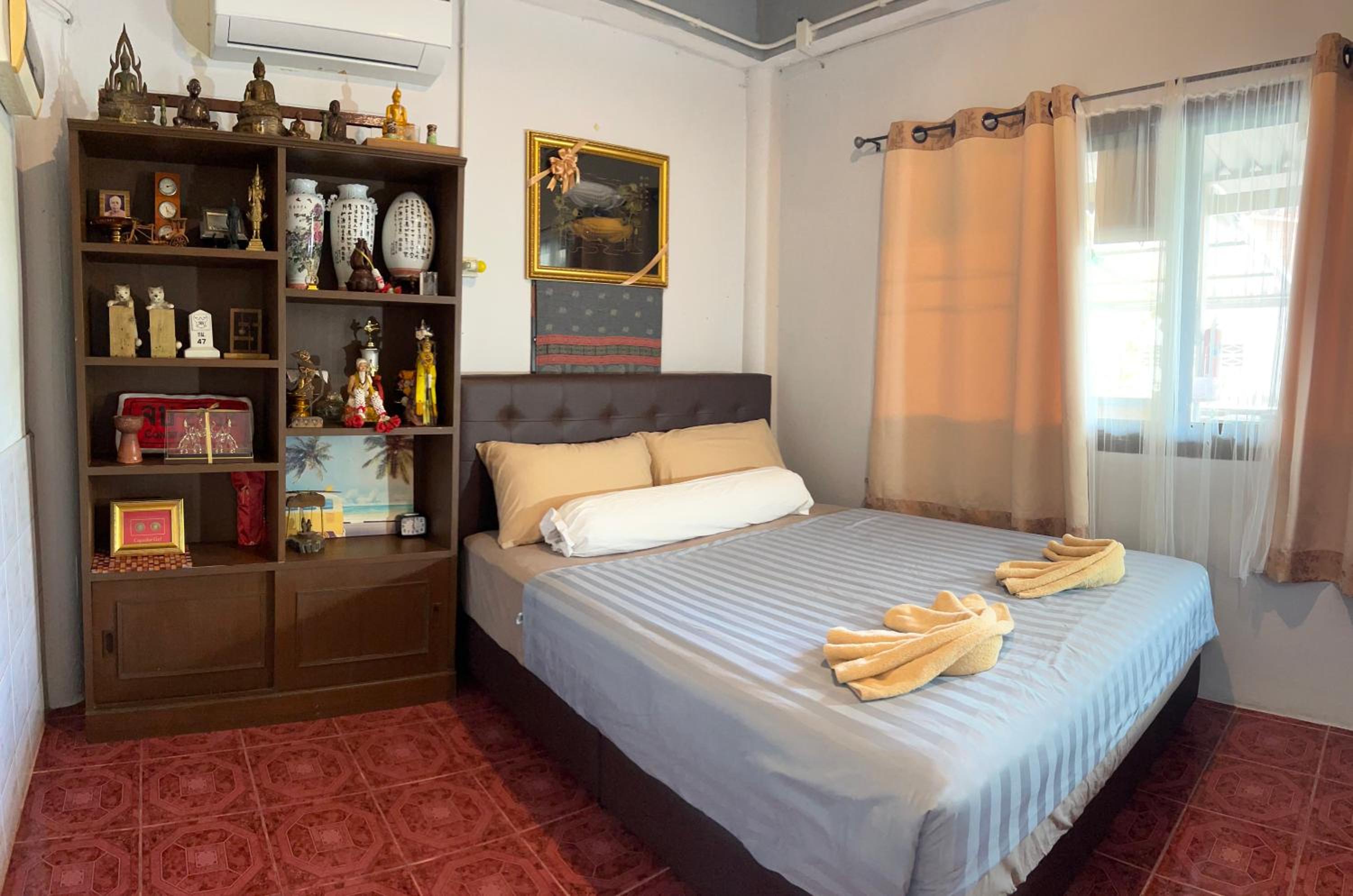 Queen Room photo 3