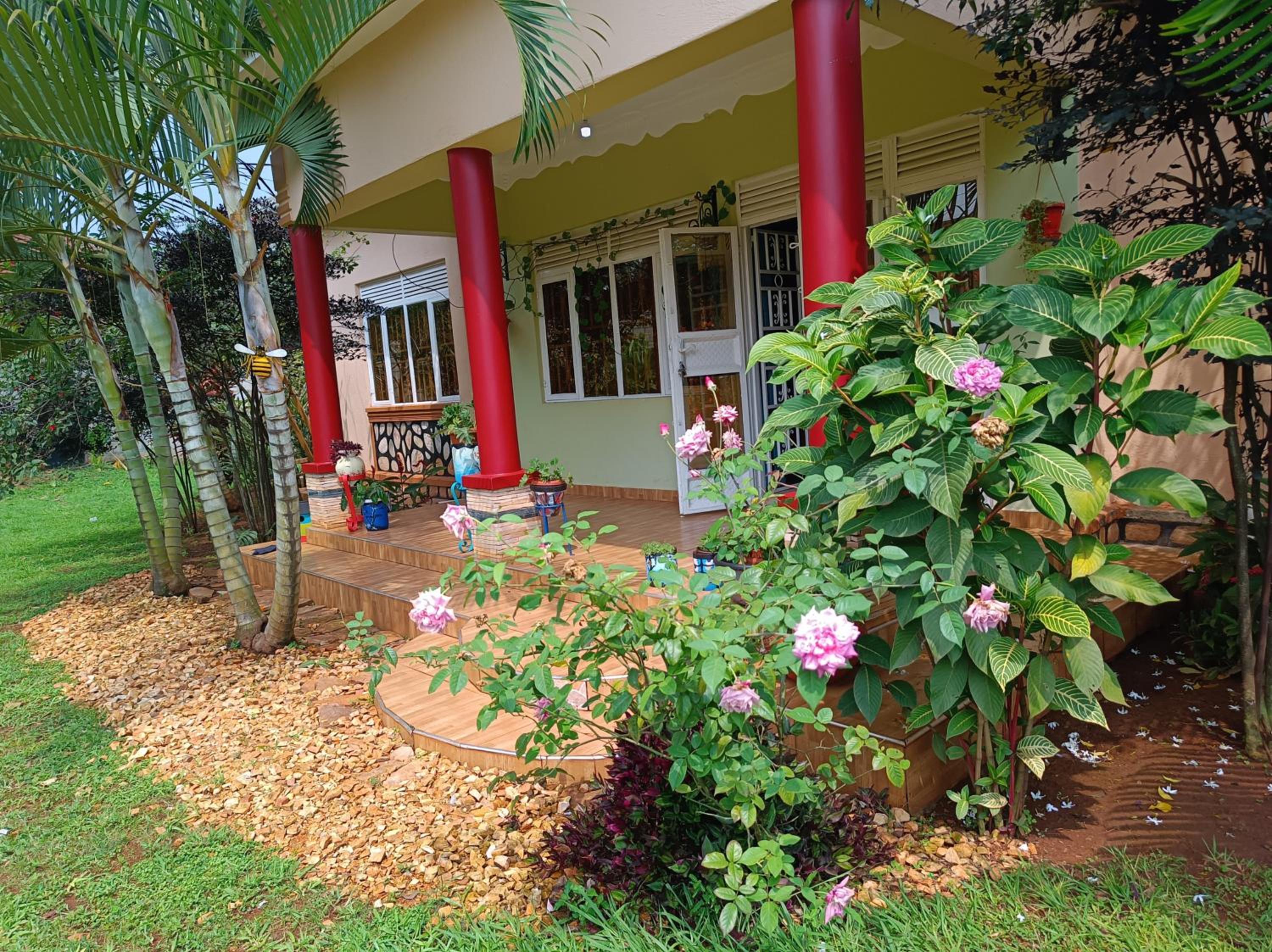 Three-Bedroom Villa photo 2