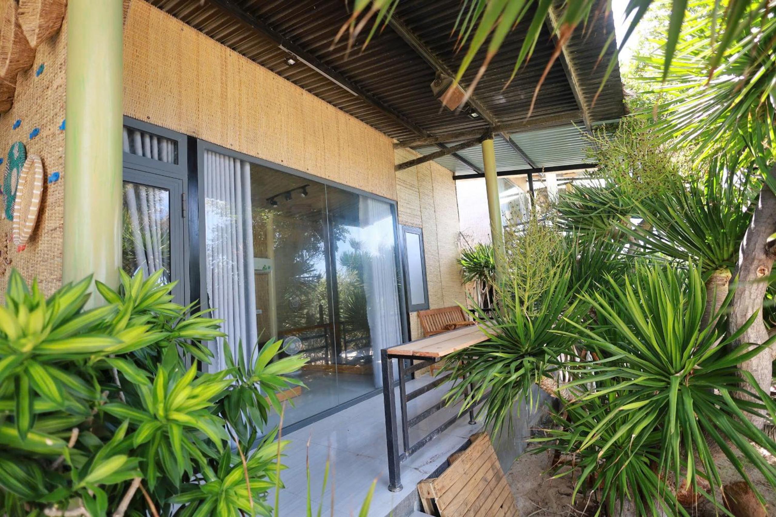 Family Room with Garden View photo 3