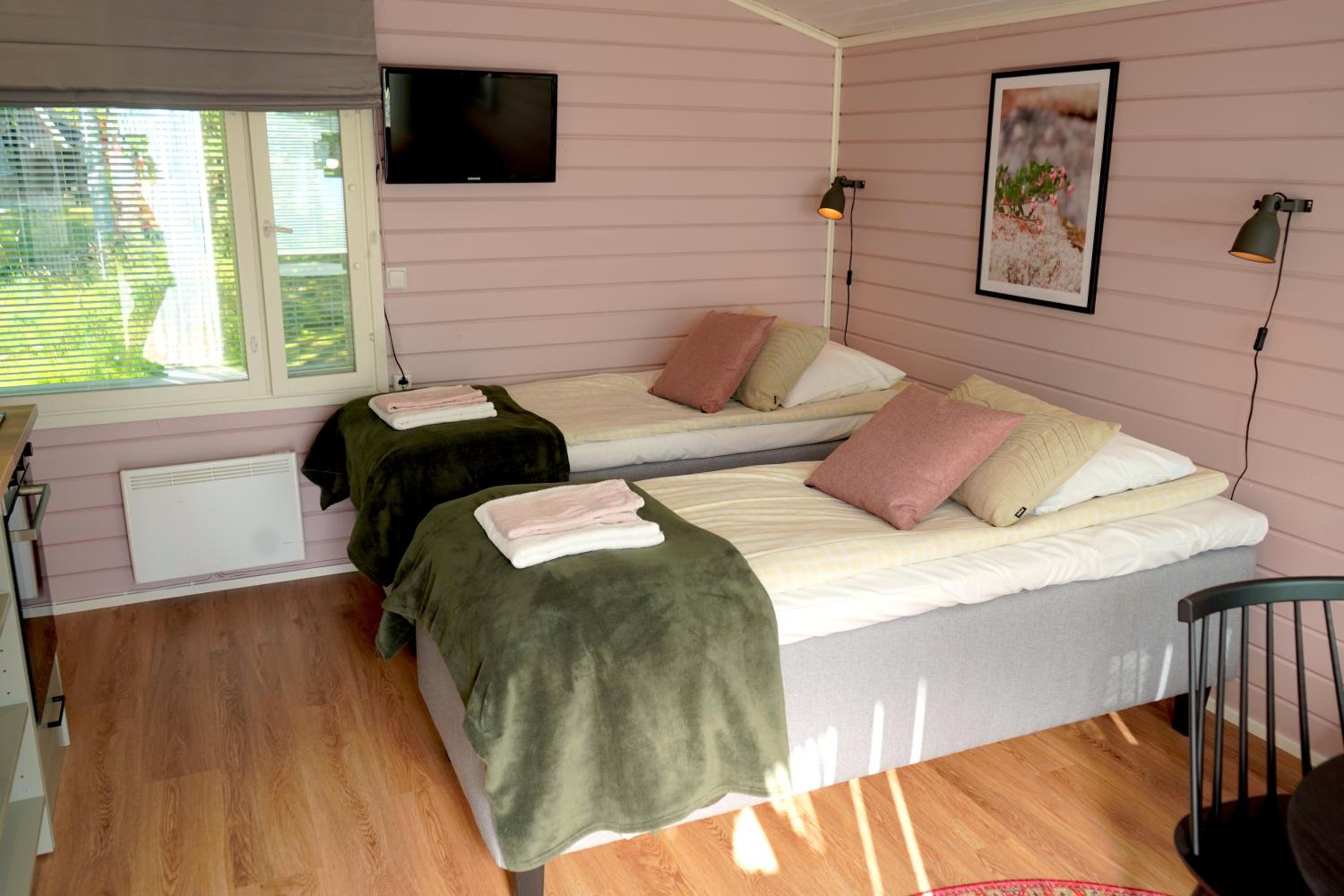 Bungalow with Patio - Puolukka - Photo 46