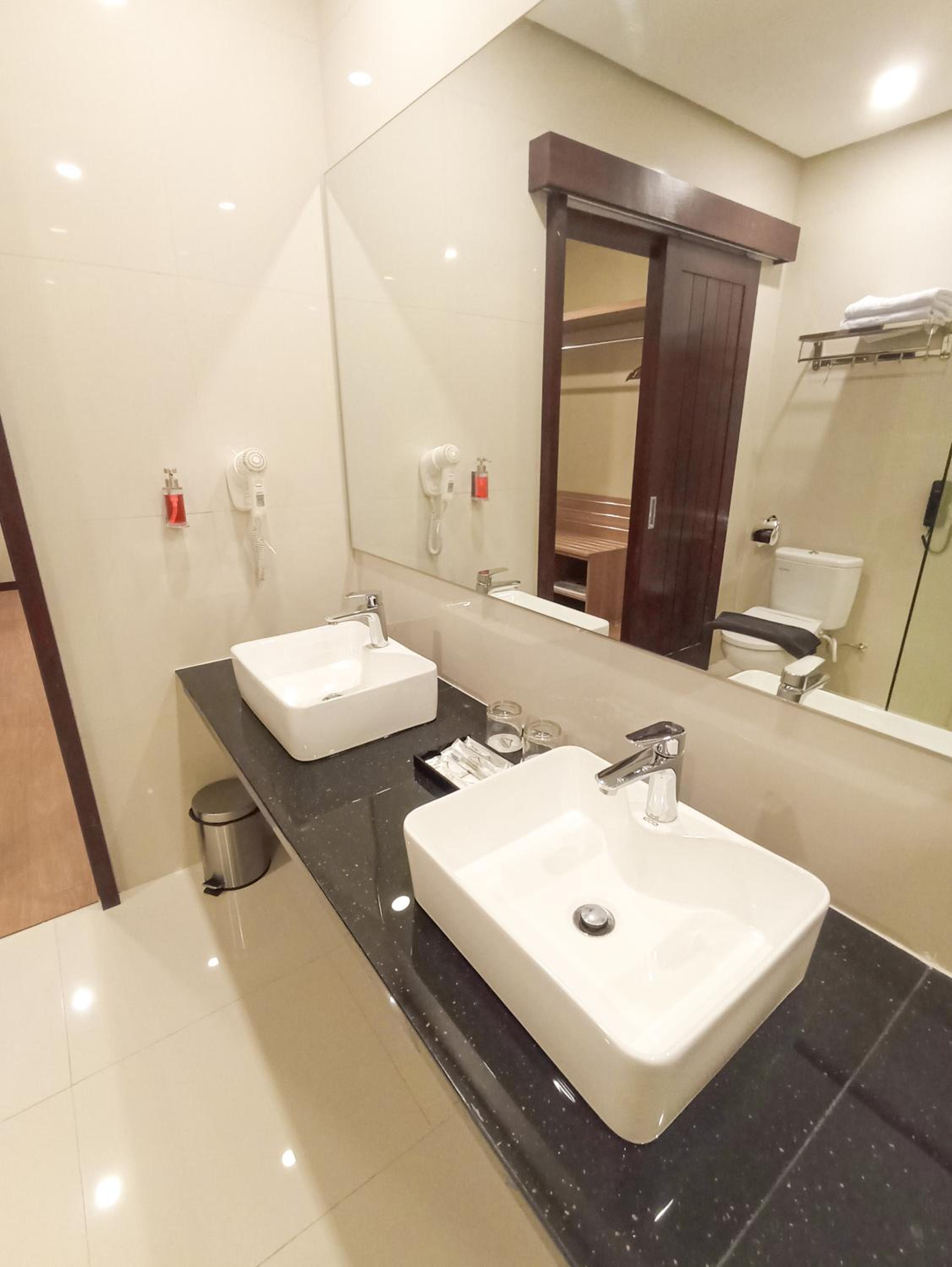 Suite with City View photo 2