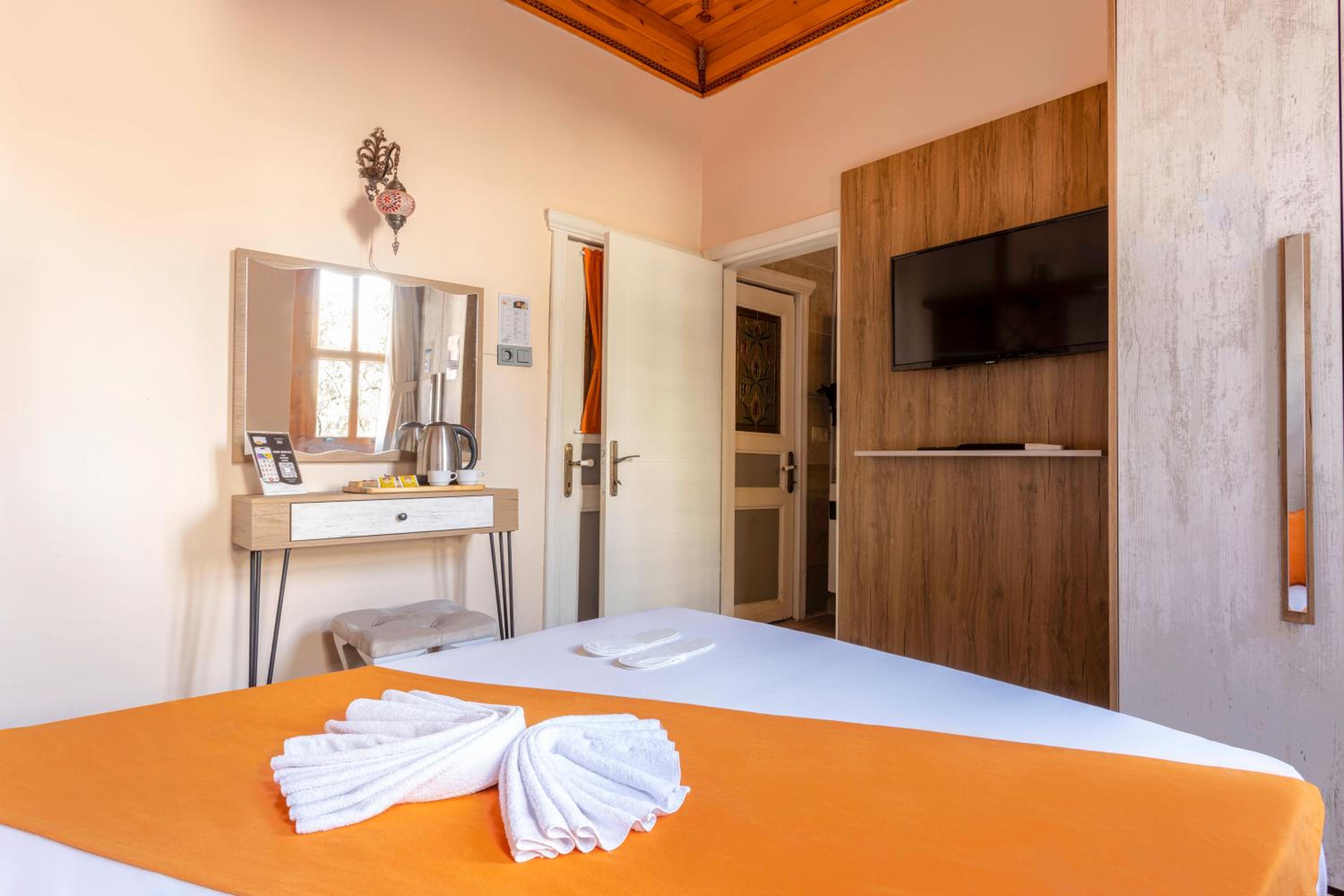 Deluxe Double Room photo 2