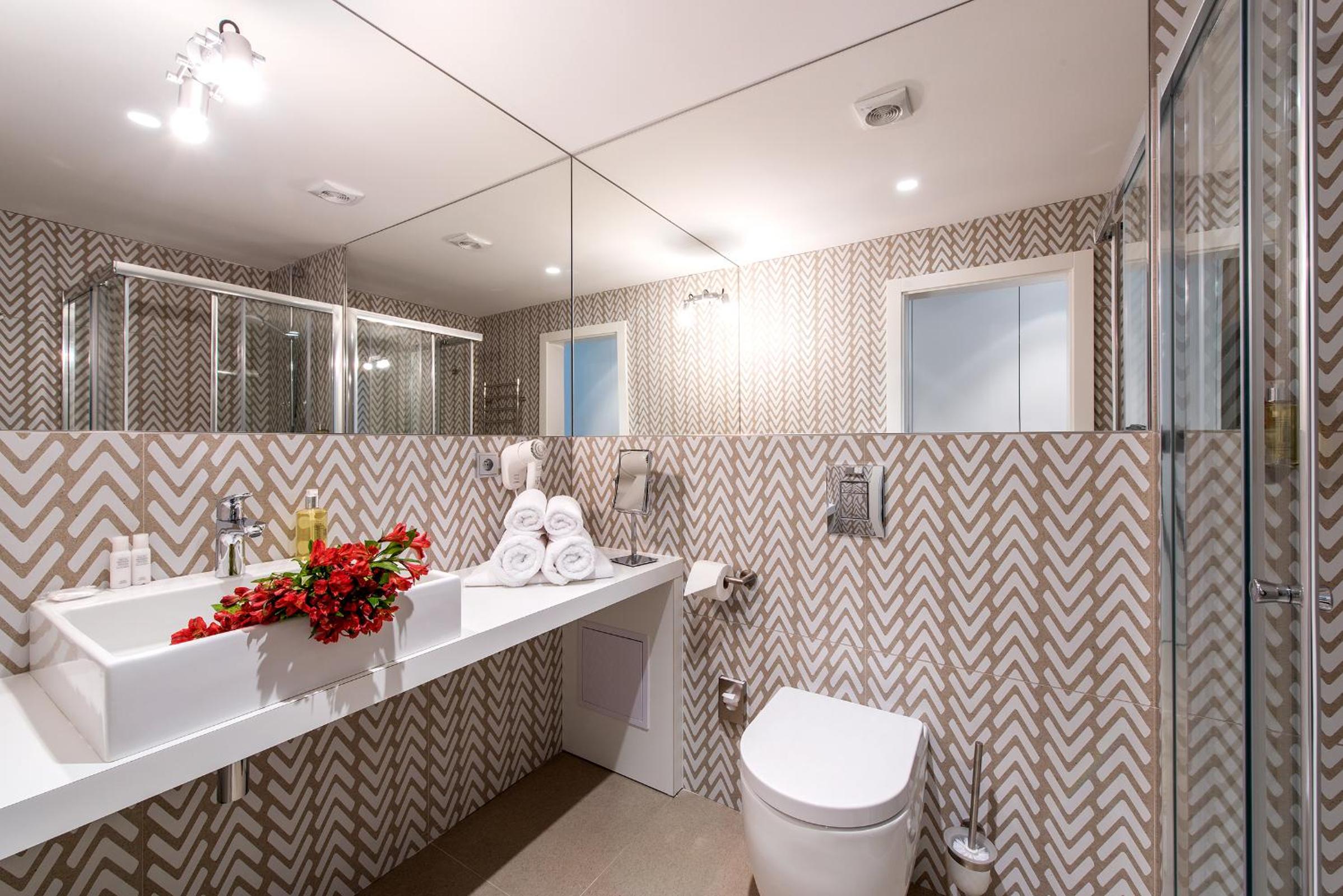 Standard Double or Twin Room - Photo 3