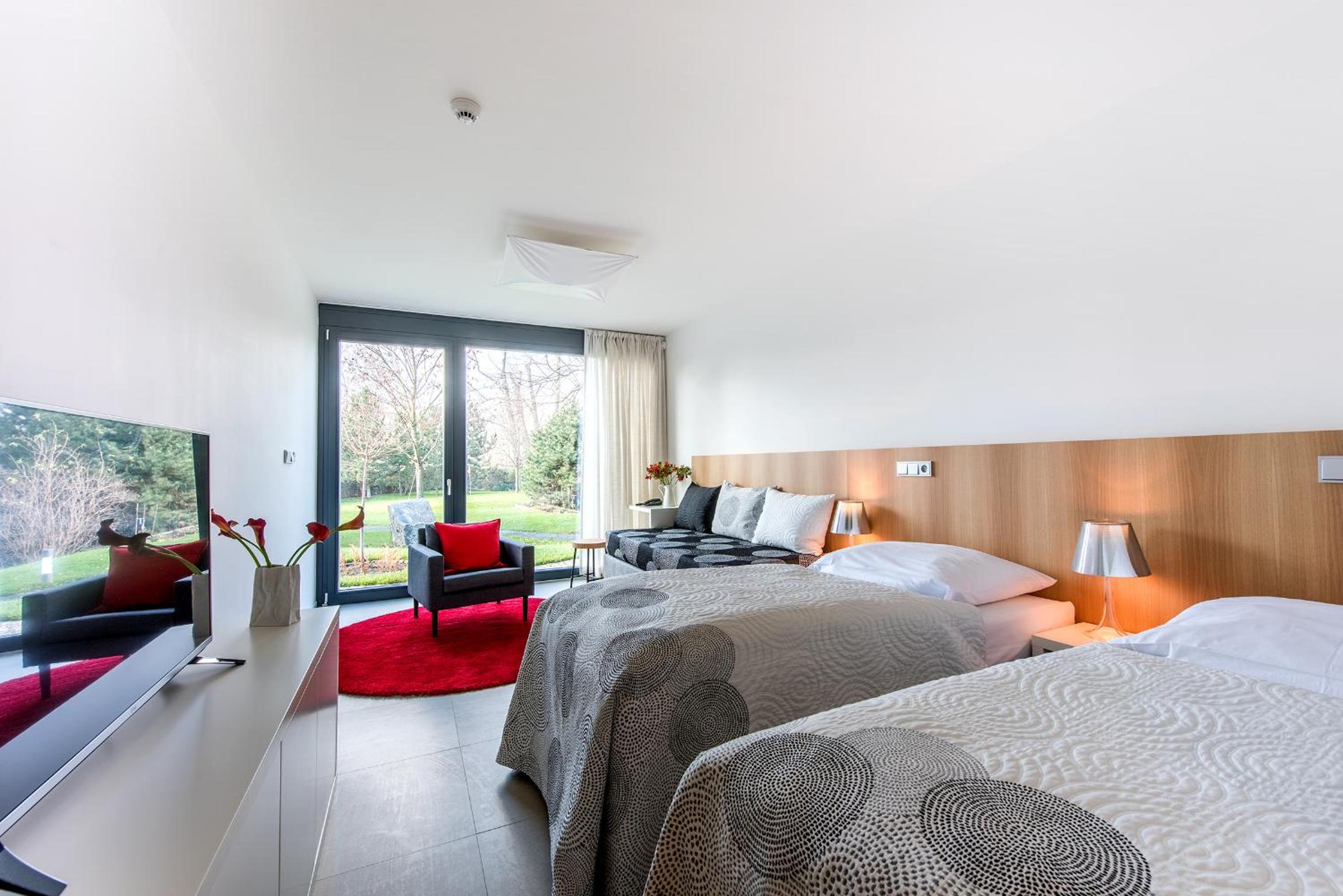 Standard Double or Twin Room - Photo 9