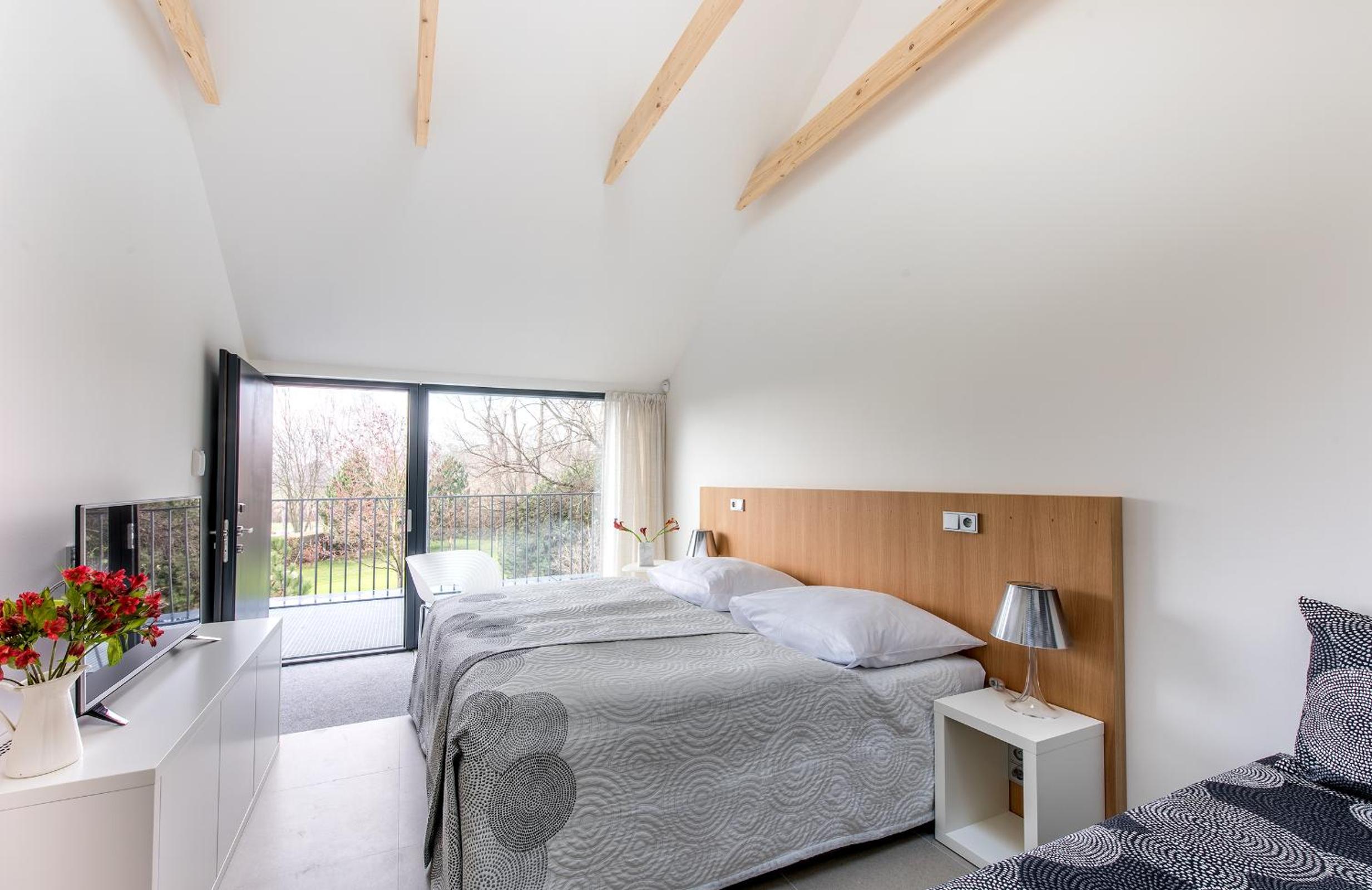 Standard Double or Twin Room - Photo 10