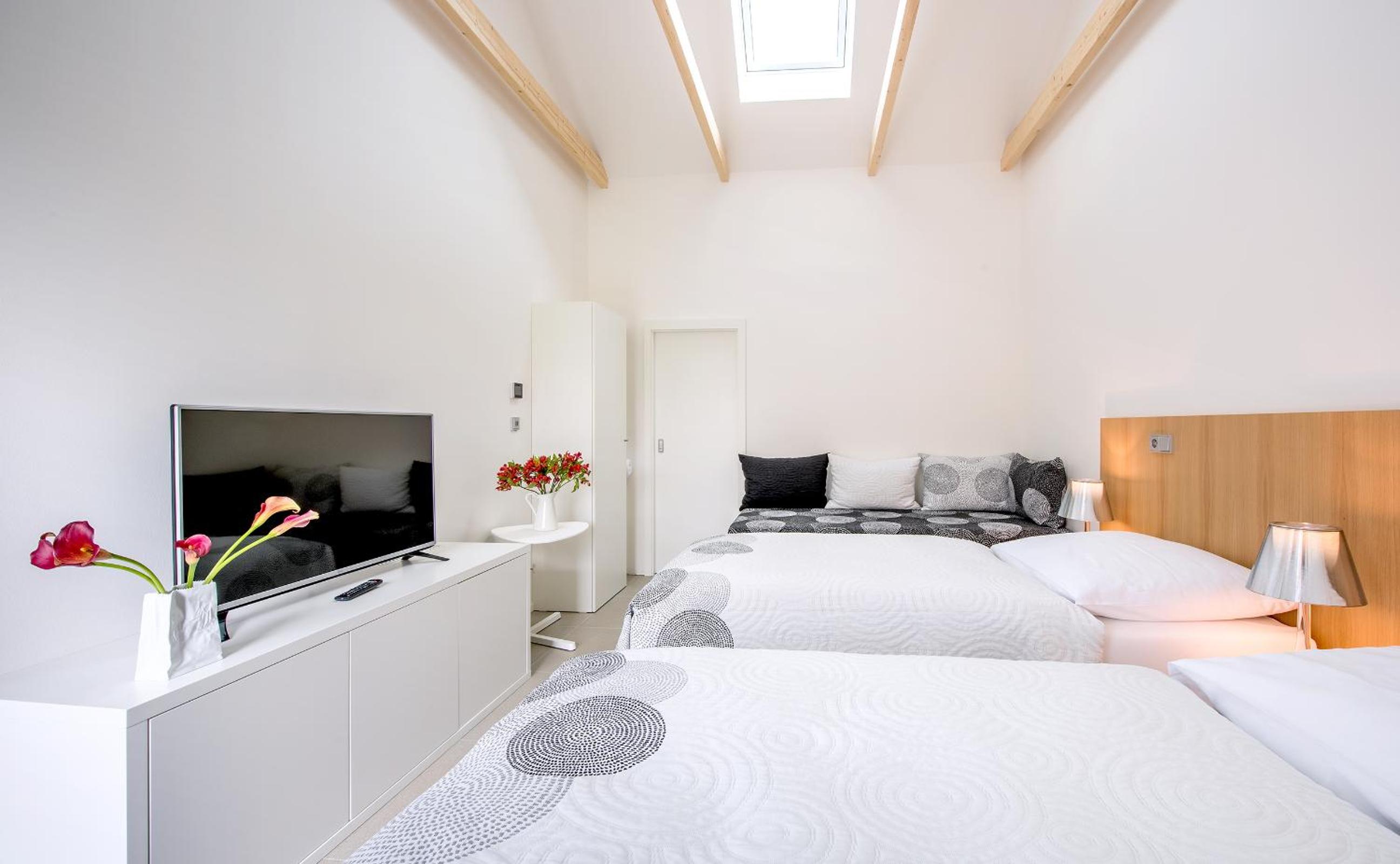 Standard Double or Twin Room - Photo 5