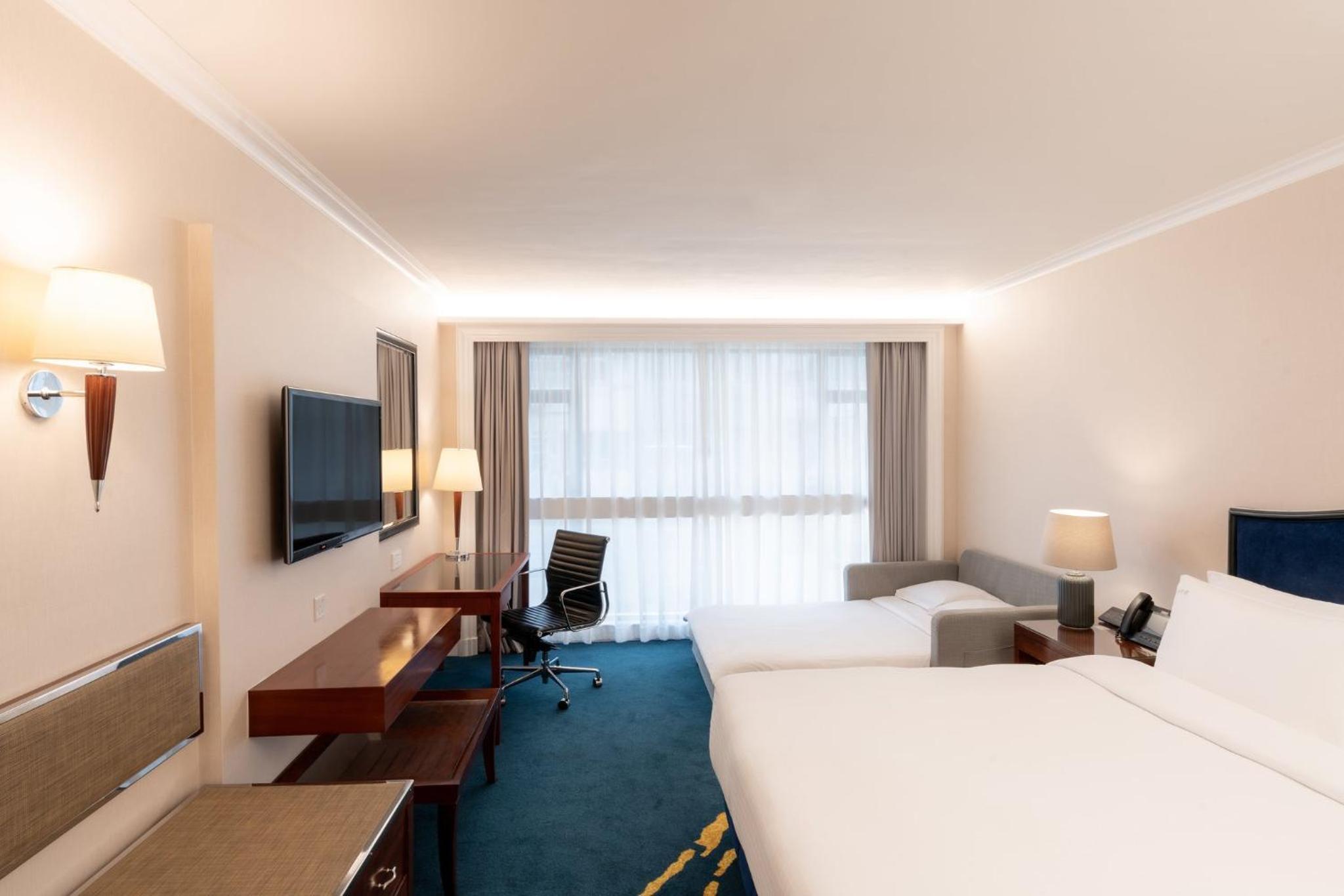 Premium King Room with Sofa Bed thumbnail 6