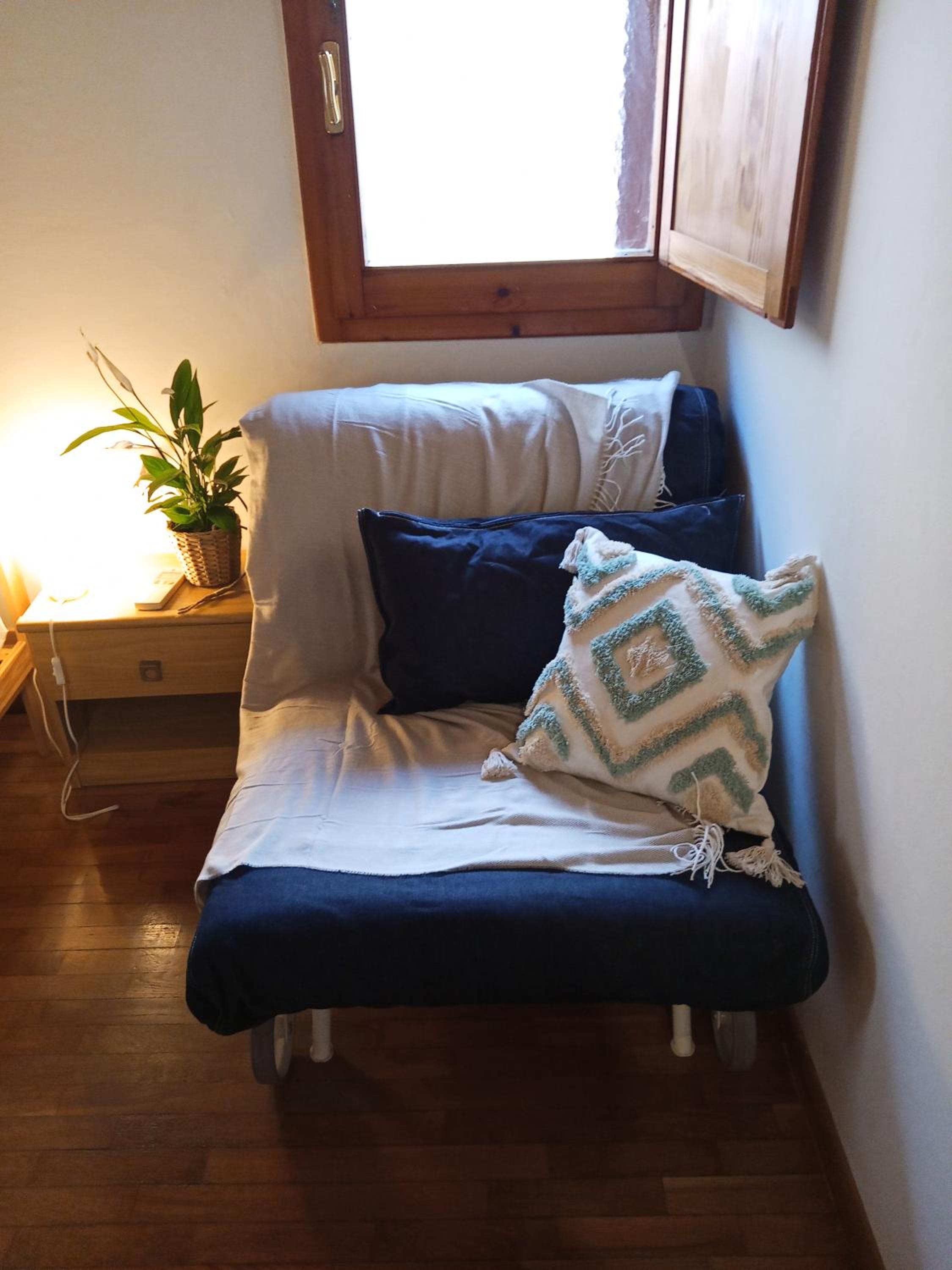 One-Bedroom Apartment photo 2