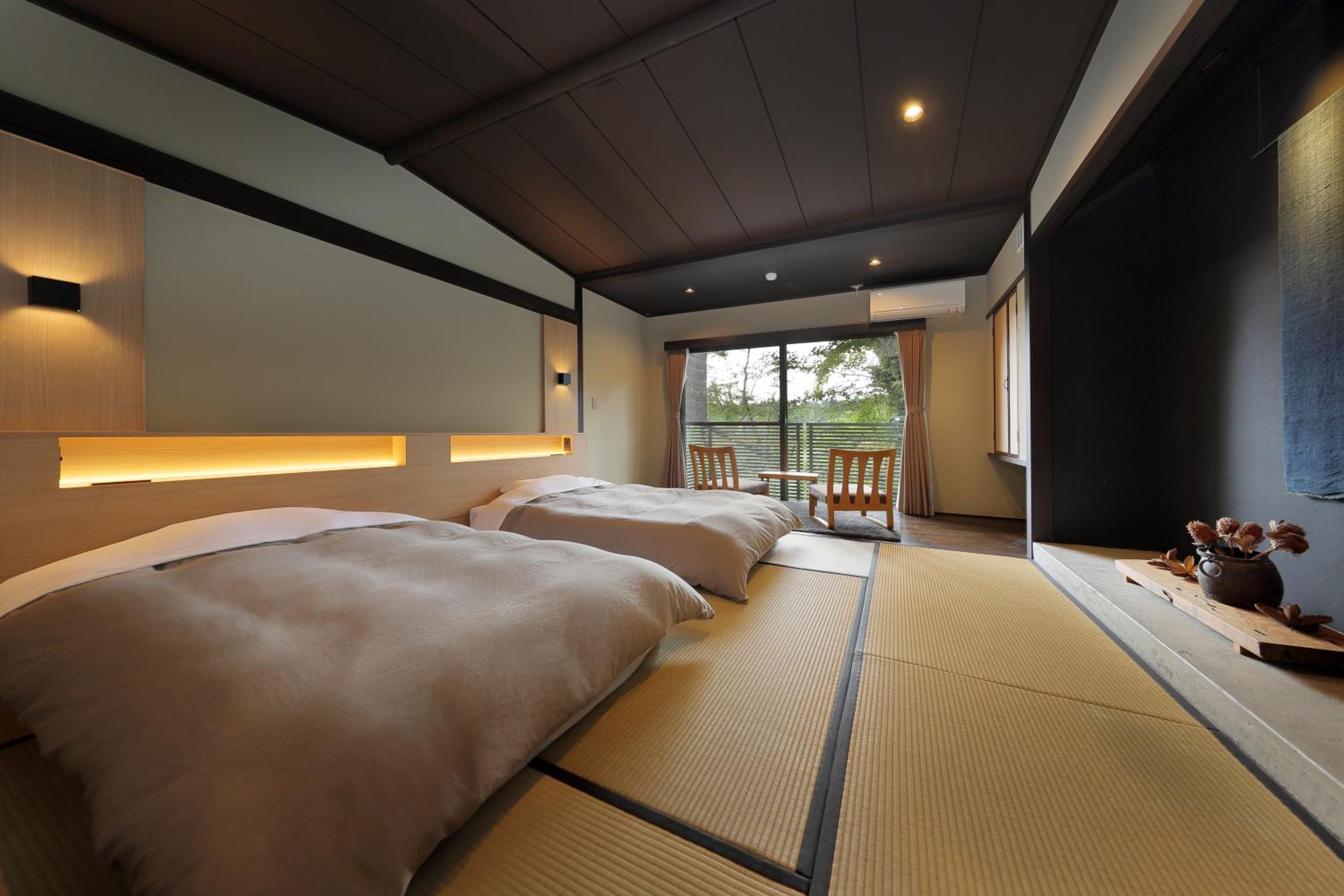 Japanese-Style Room (8 Tatami) with Shared Bathroom- Non-Smoking - Photo 5