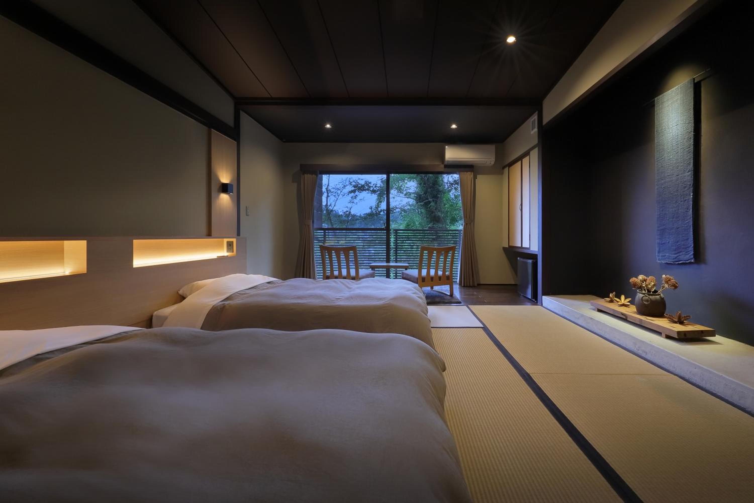 Japanese-Style Room (8 Tatami) with Shared Bathroom- Non-Smoking - Photo 4