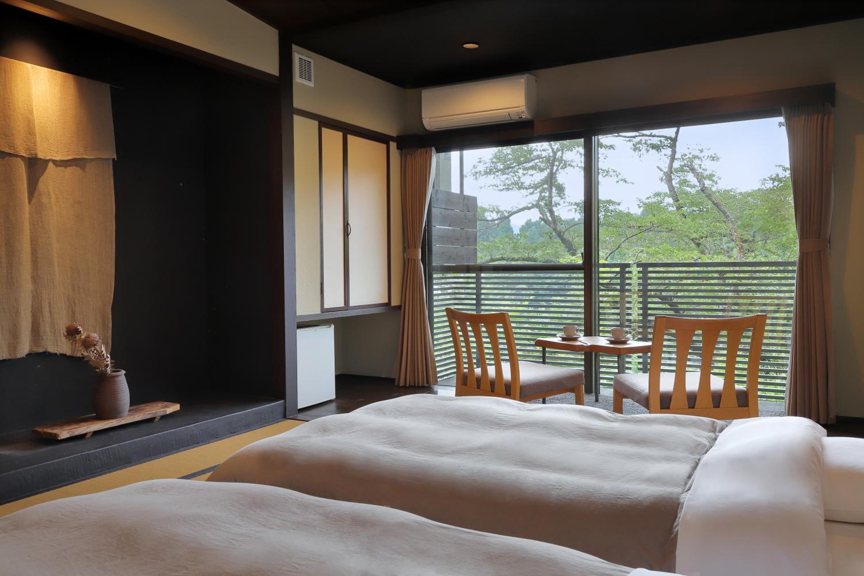 Japanese-Style Room (6 Tatami) with Shared Bathroom- Non-Smoking - Photo 3