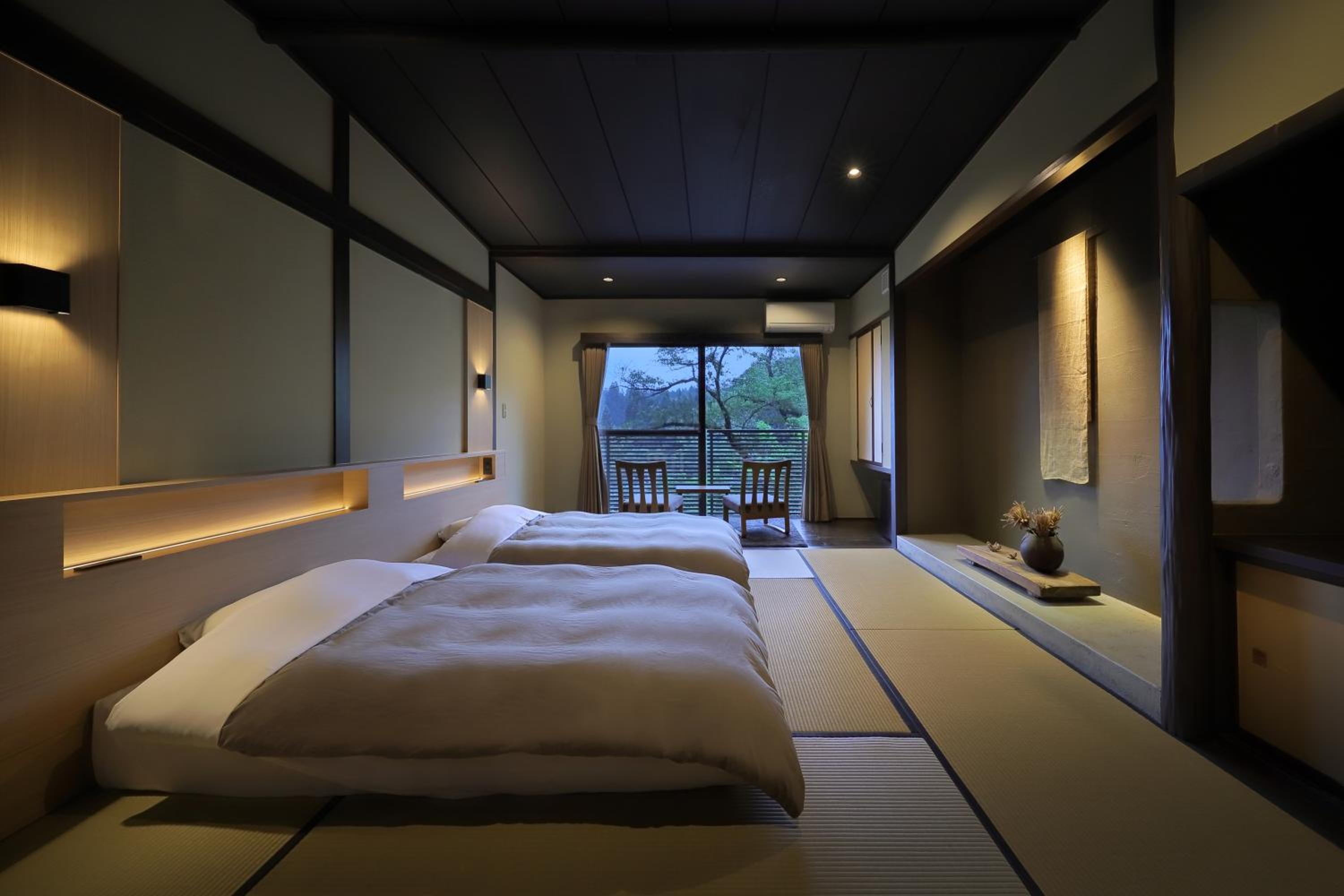 Japanese-Style Room (10 Tatami) with Shared Bathroom- Non-Smoking photo 3
