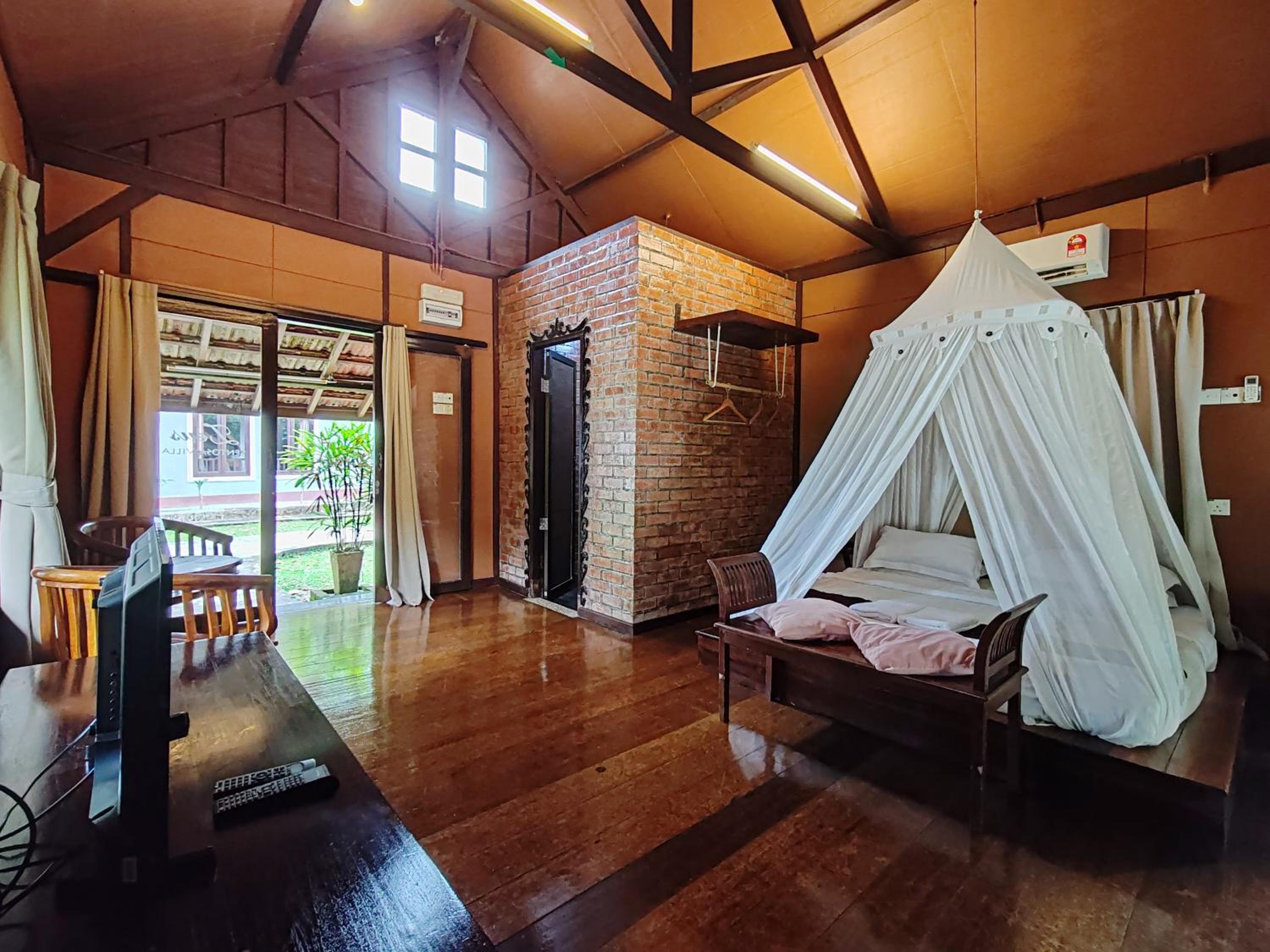 Villa - Photo 3