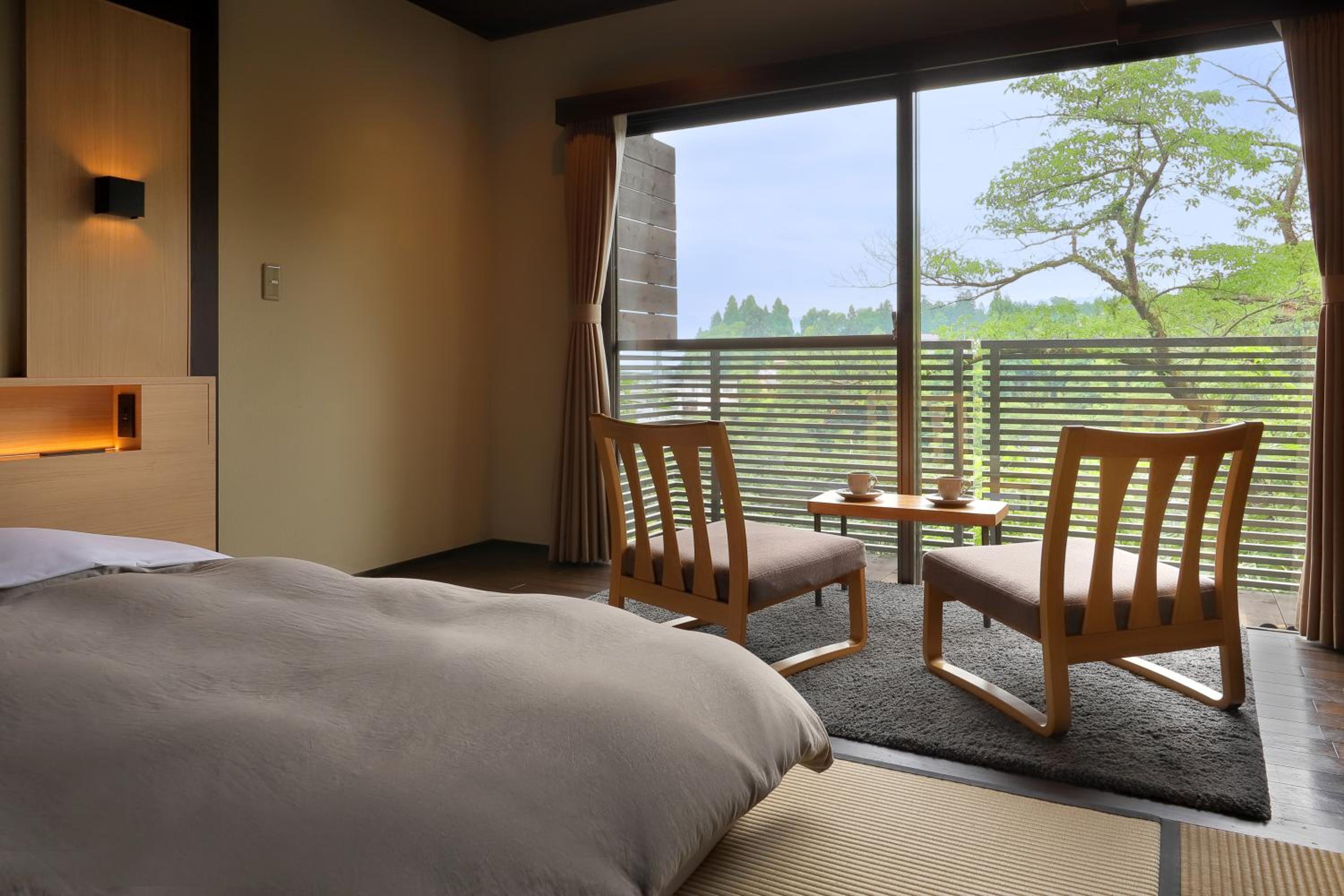 Japanese-Style Room (8 Tatami) with Private Bathroom- Non-Smoking photo 2
