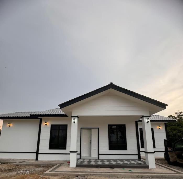 Three-Bedroom Villa photo 3