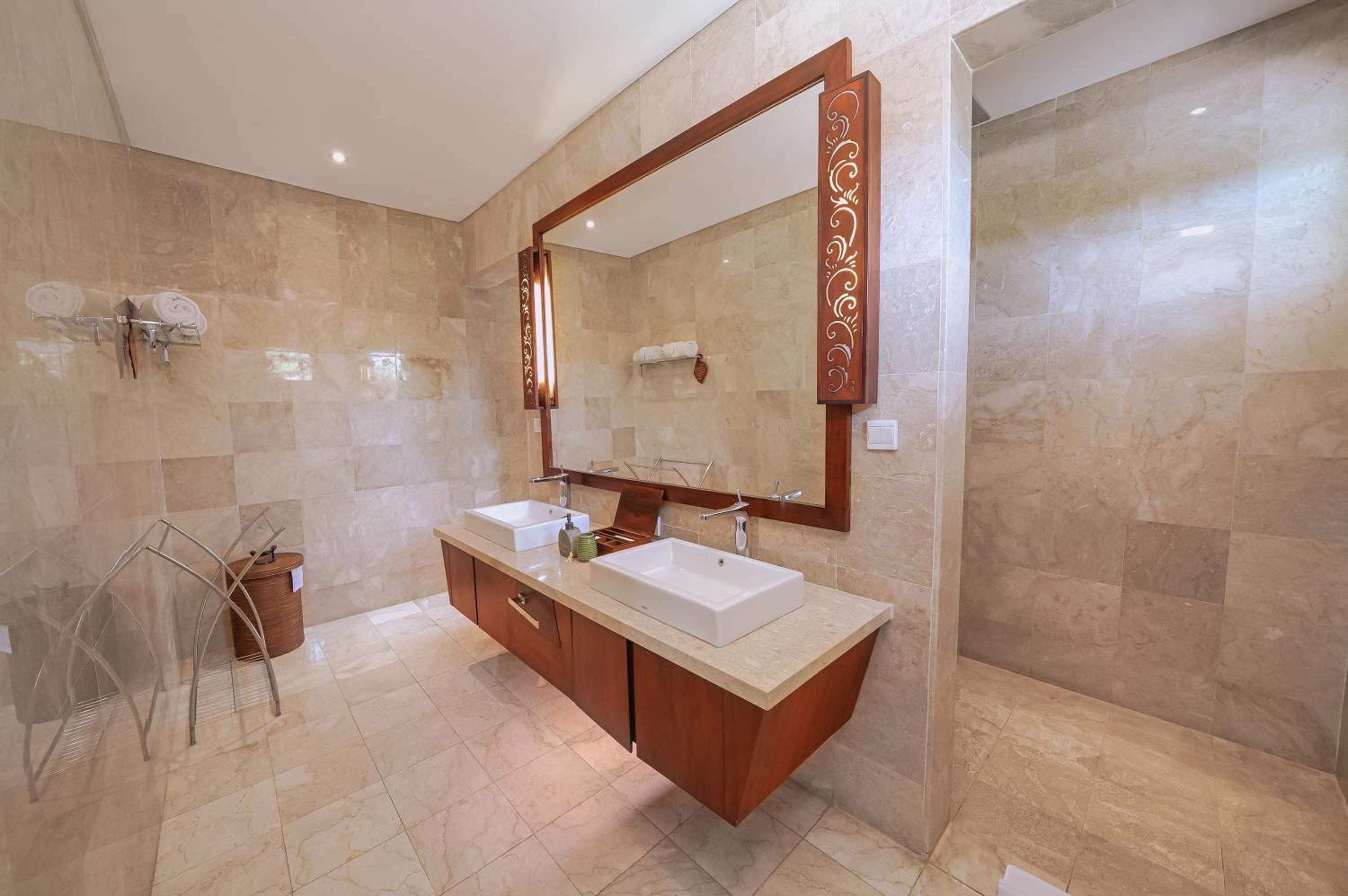 Three-Bedrooms Family Pool Villa thumbnail 6