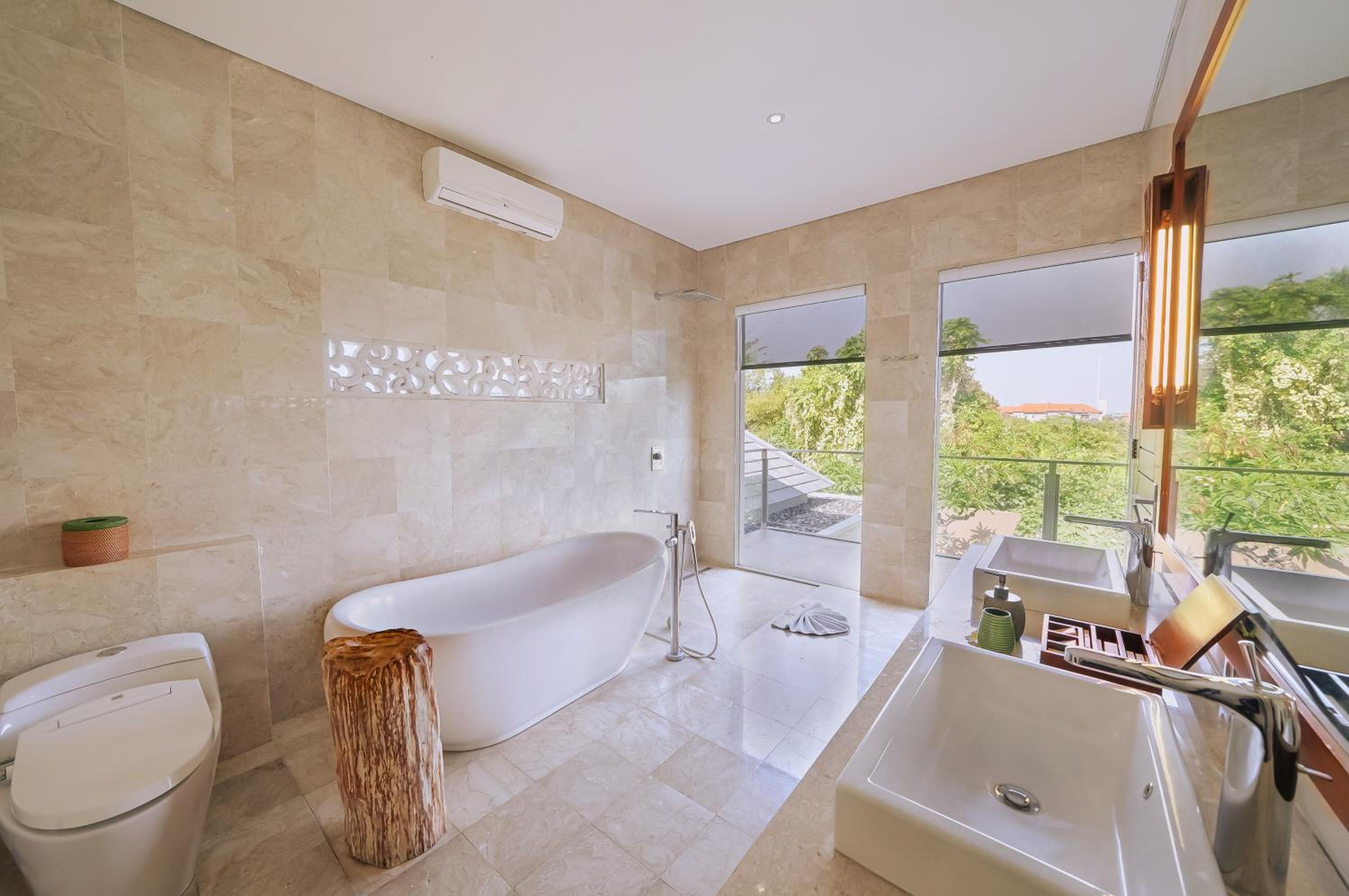 Three-Bedrooms Family Pool Villa thumbnail 5