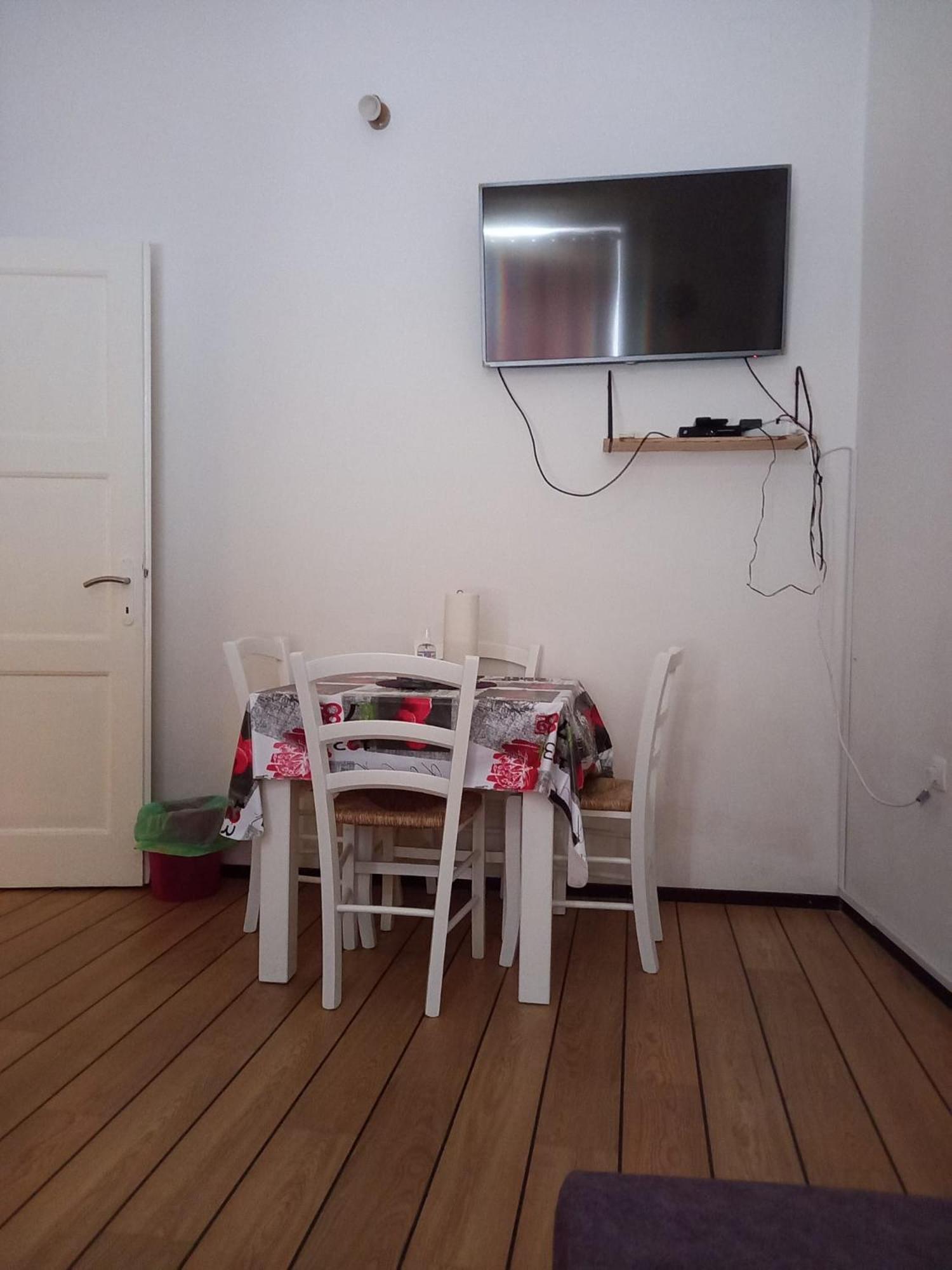 One-Bedroom Apartment - Photo 4