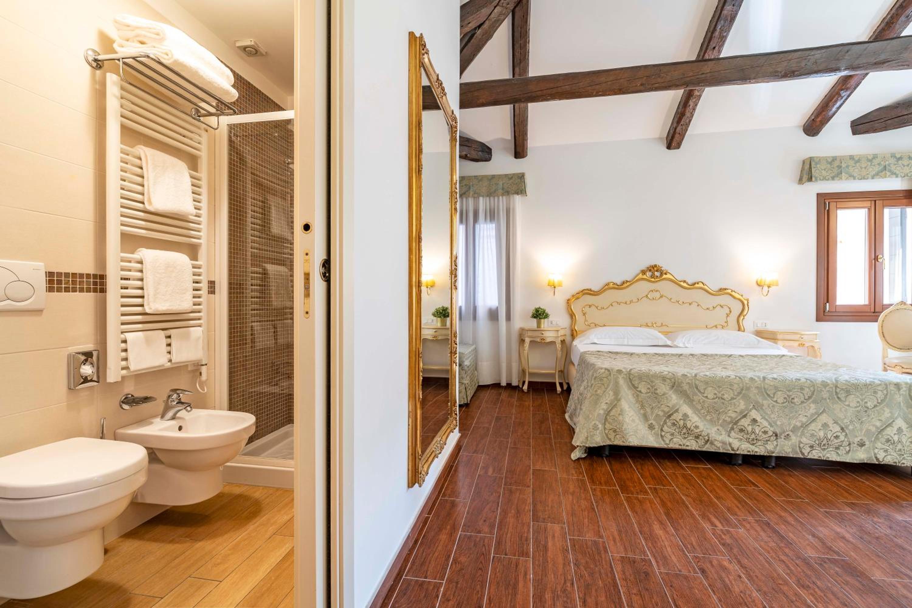 Three-Bedroom Premium Apartment with Balcony photo 3