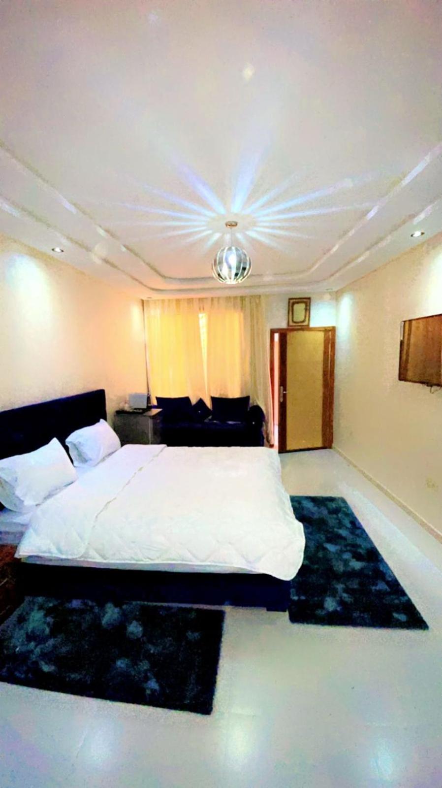 Deluxe Double Room (2 Adults + 1 Child) photo 3