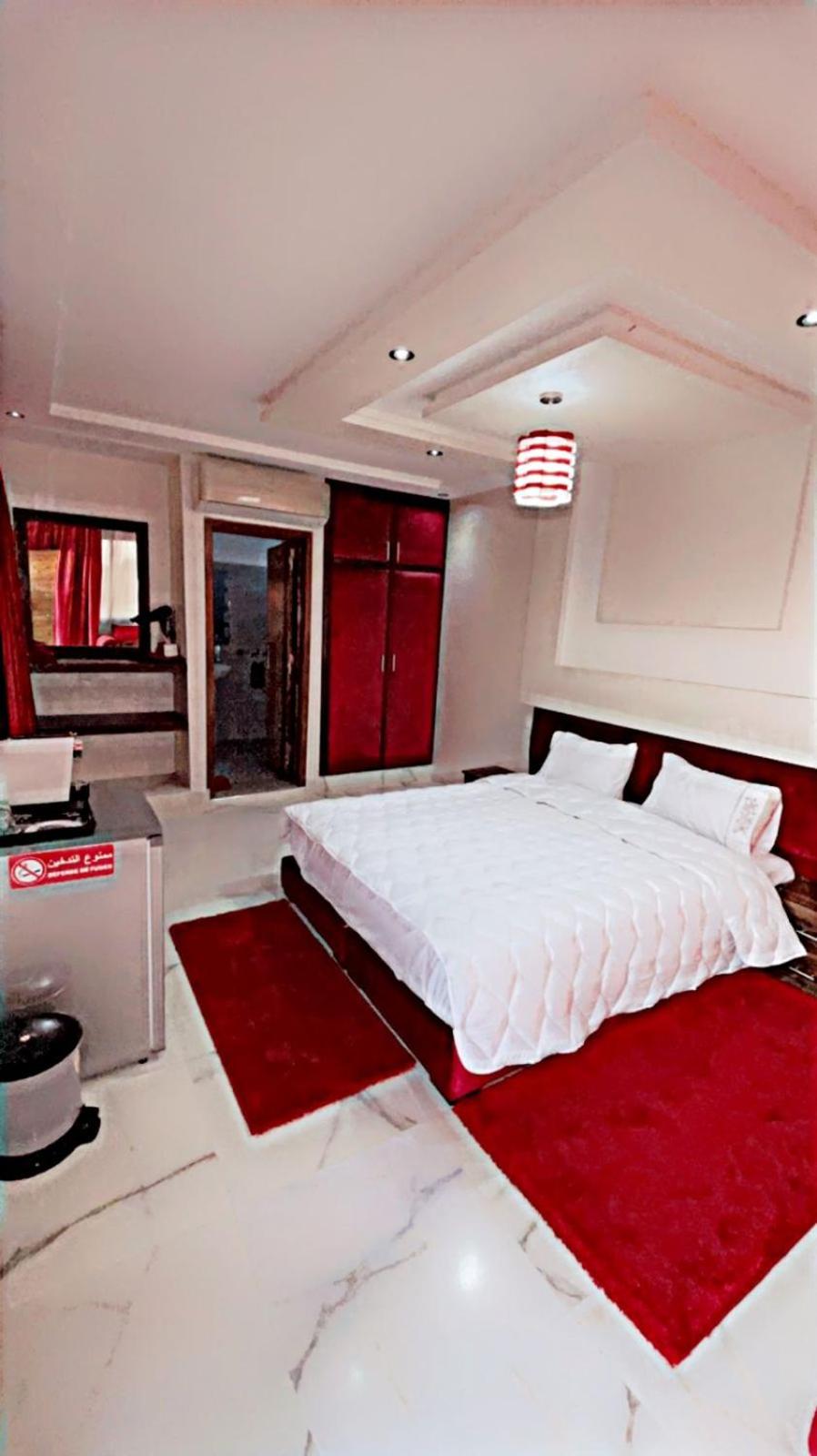 Deluxe Double Room (2 Adults + 1 Child) photo 2