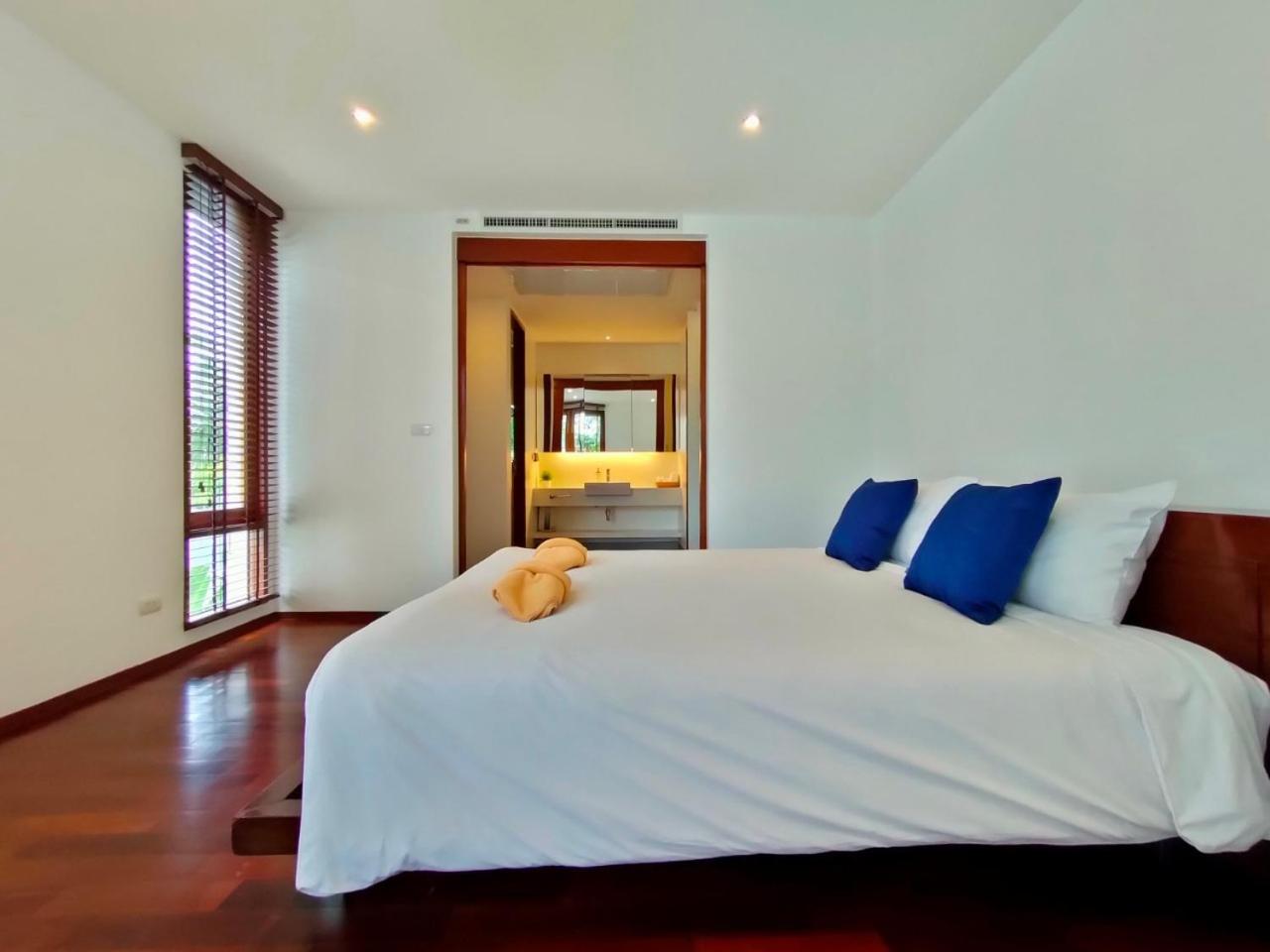 Villa with Private Pool - Photo 41