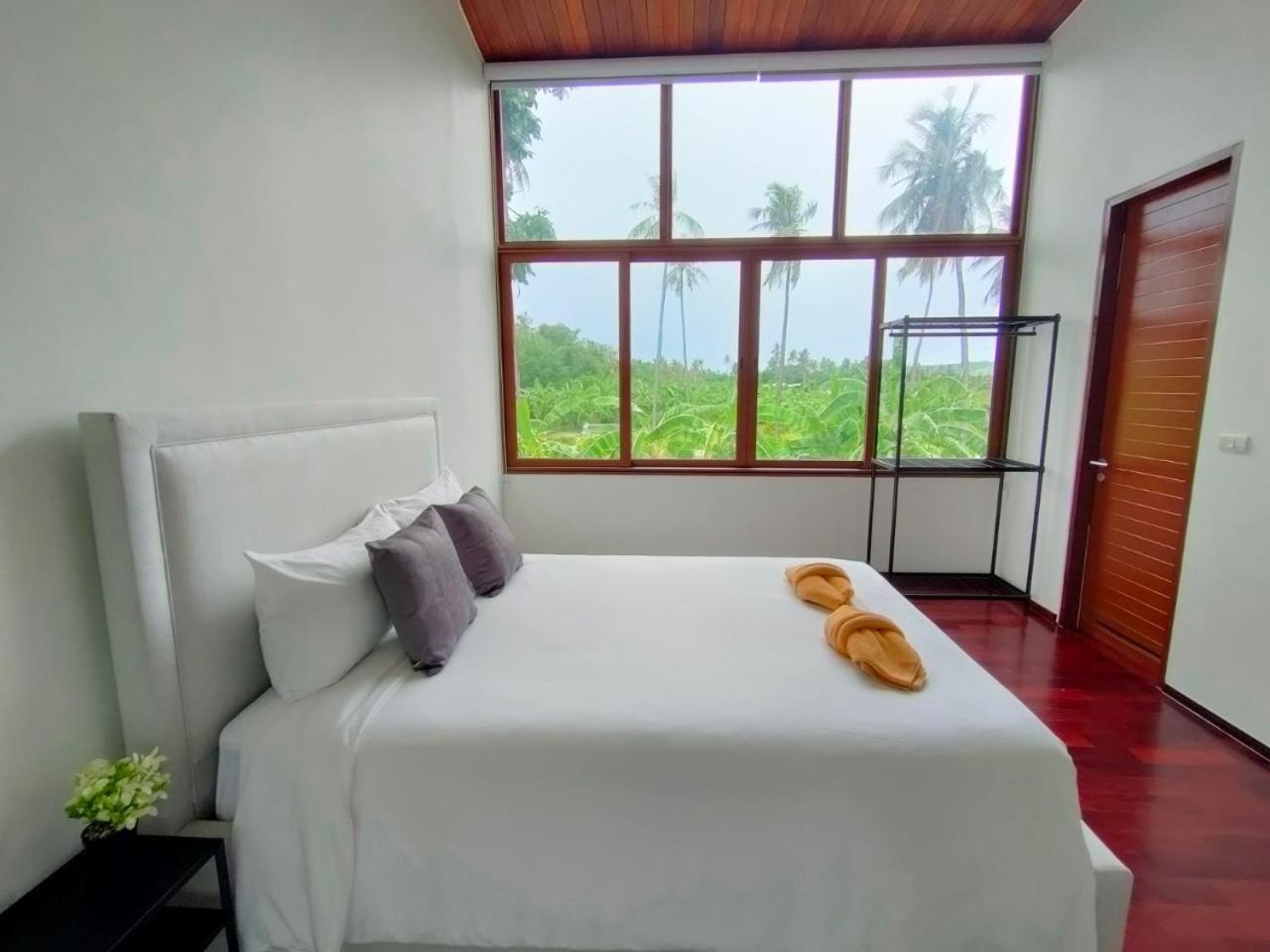 Villa with Private Pool - Photo 30